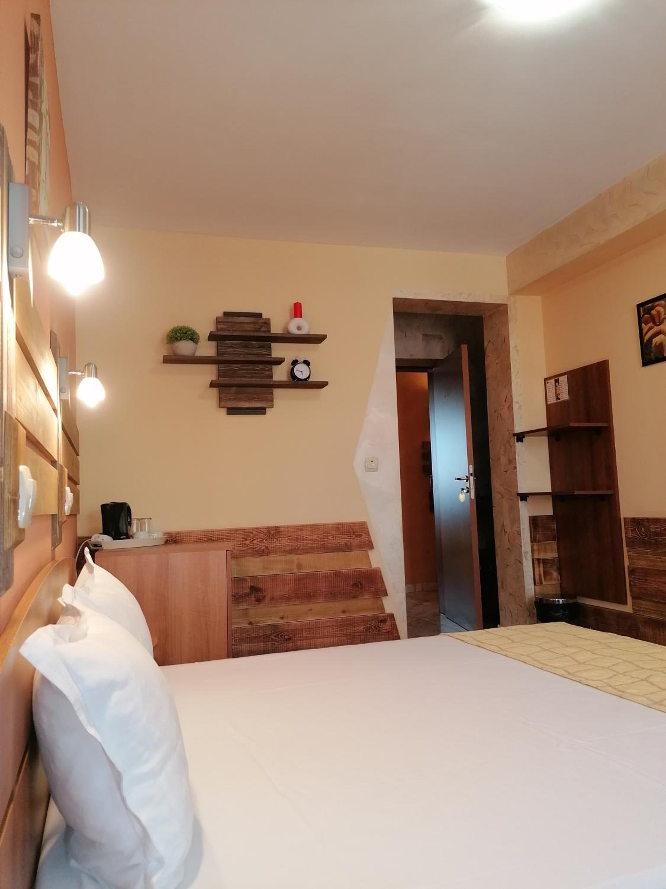 Double or Twin Room (2 Adults + 1 Child) photo 1