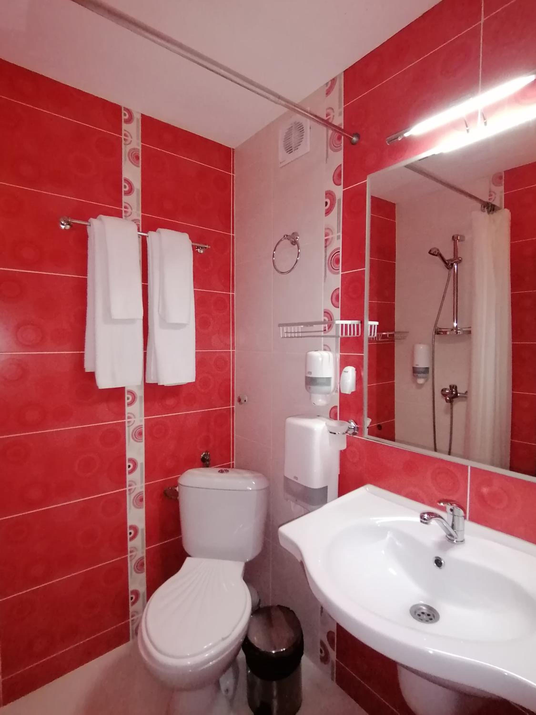 Double or Twin Room (2 Adults + 1 Child) photo 3