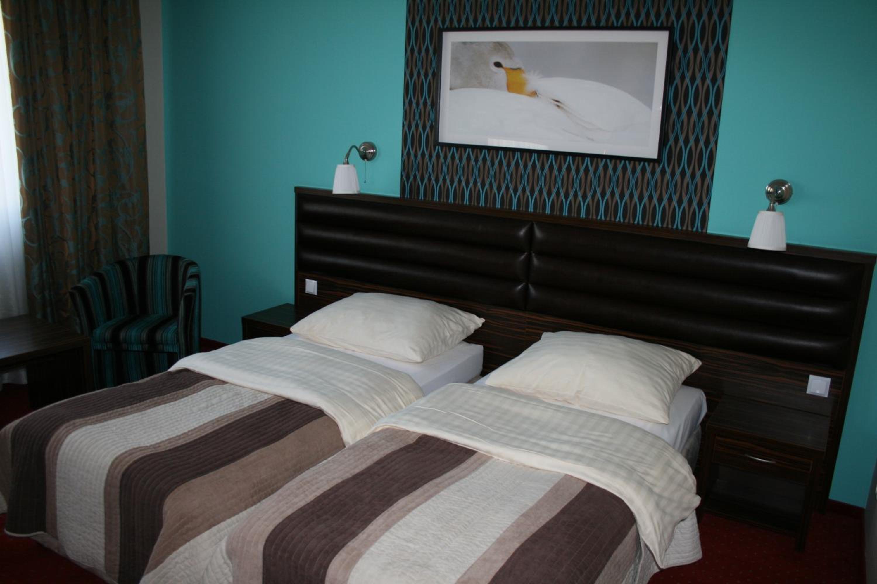 Double or Twin Room - Photo 7