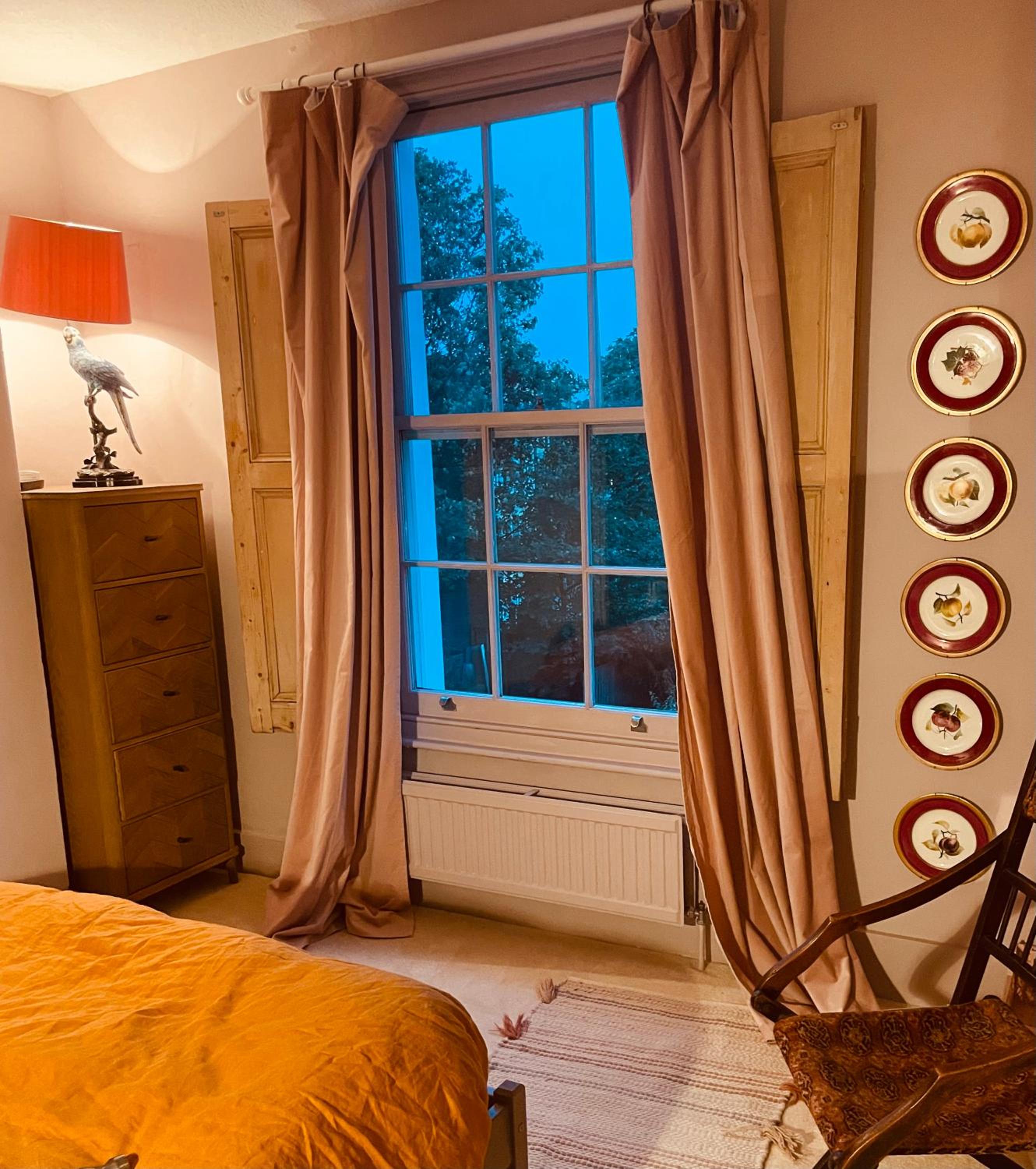 Six-Bedroom House photo 1