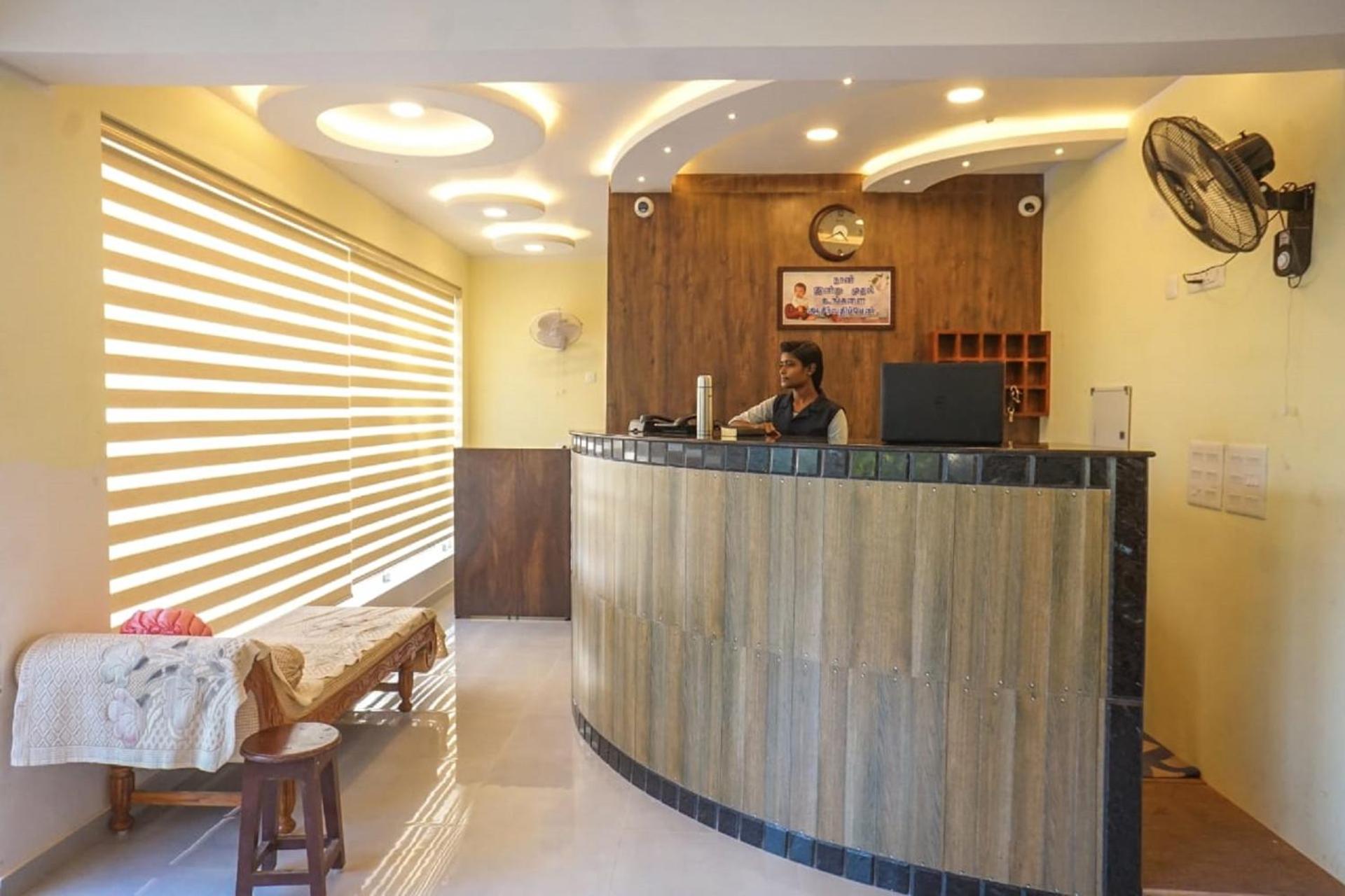 Deluxe Double Room (2 Adults + 1 Child) - Photo 9