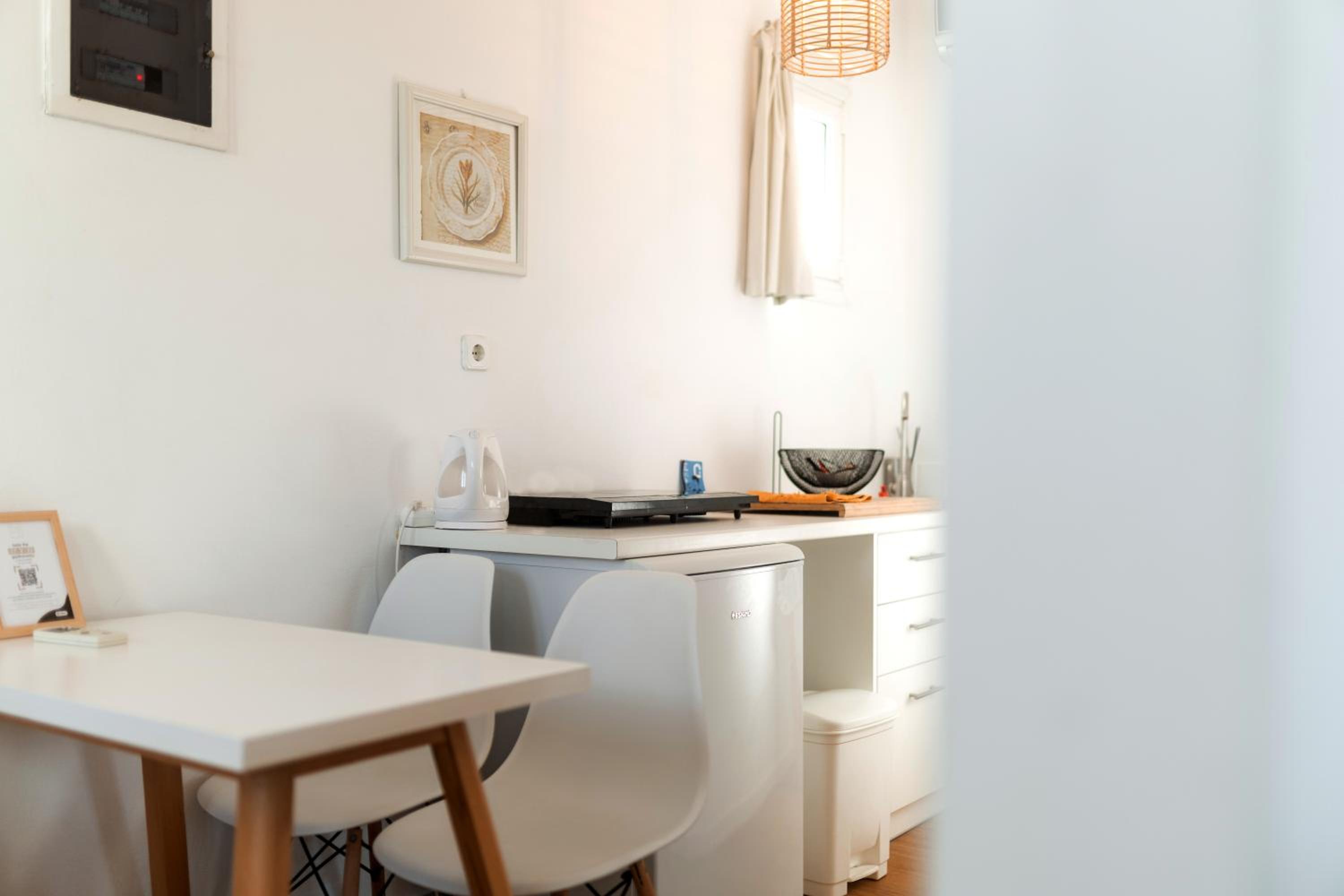 Apartment with Panoramic Pool and Sea View - Photo 4