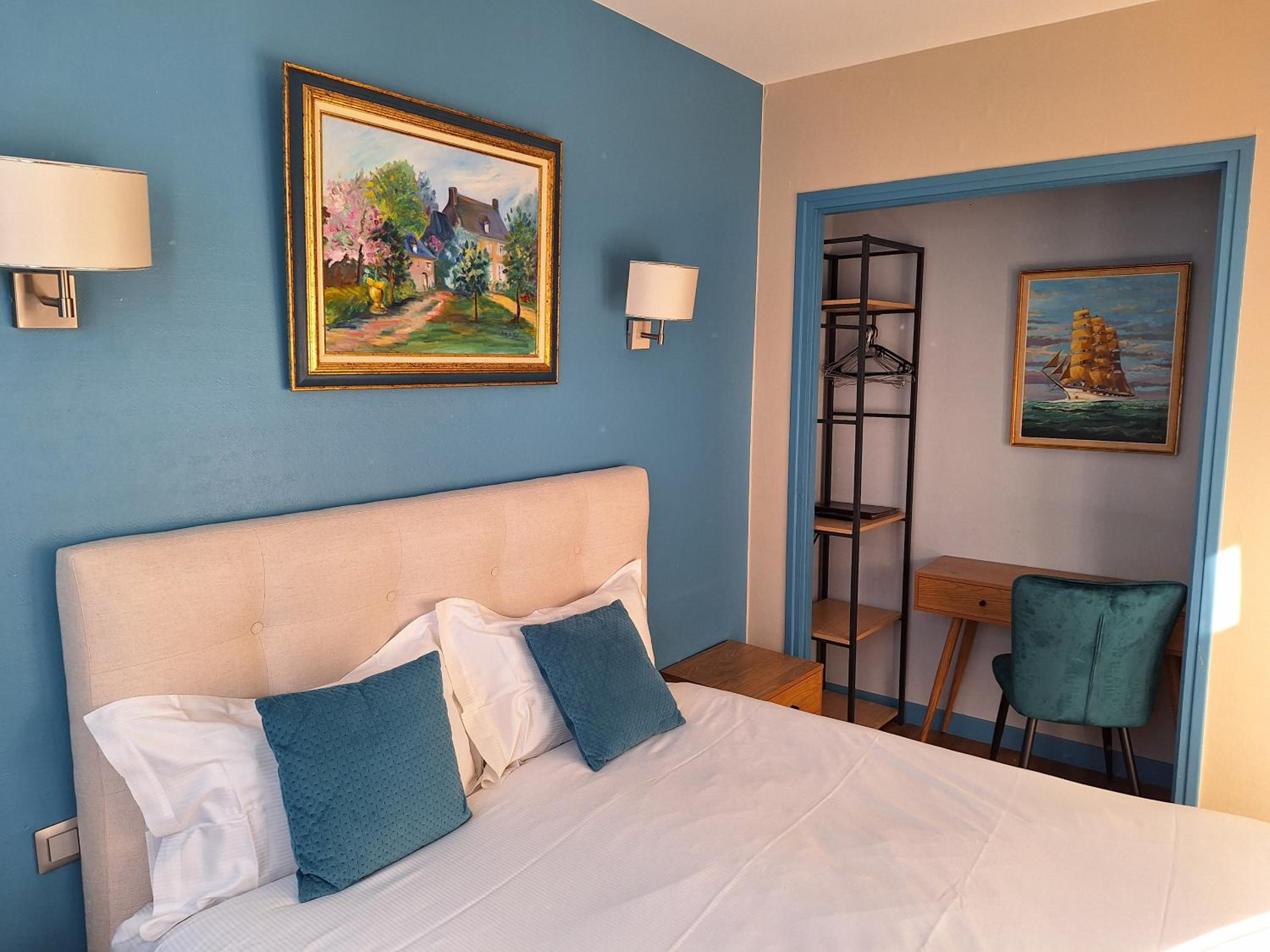 Standard Double Room photo 2
