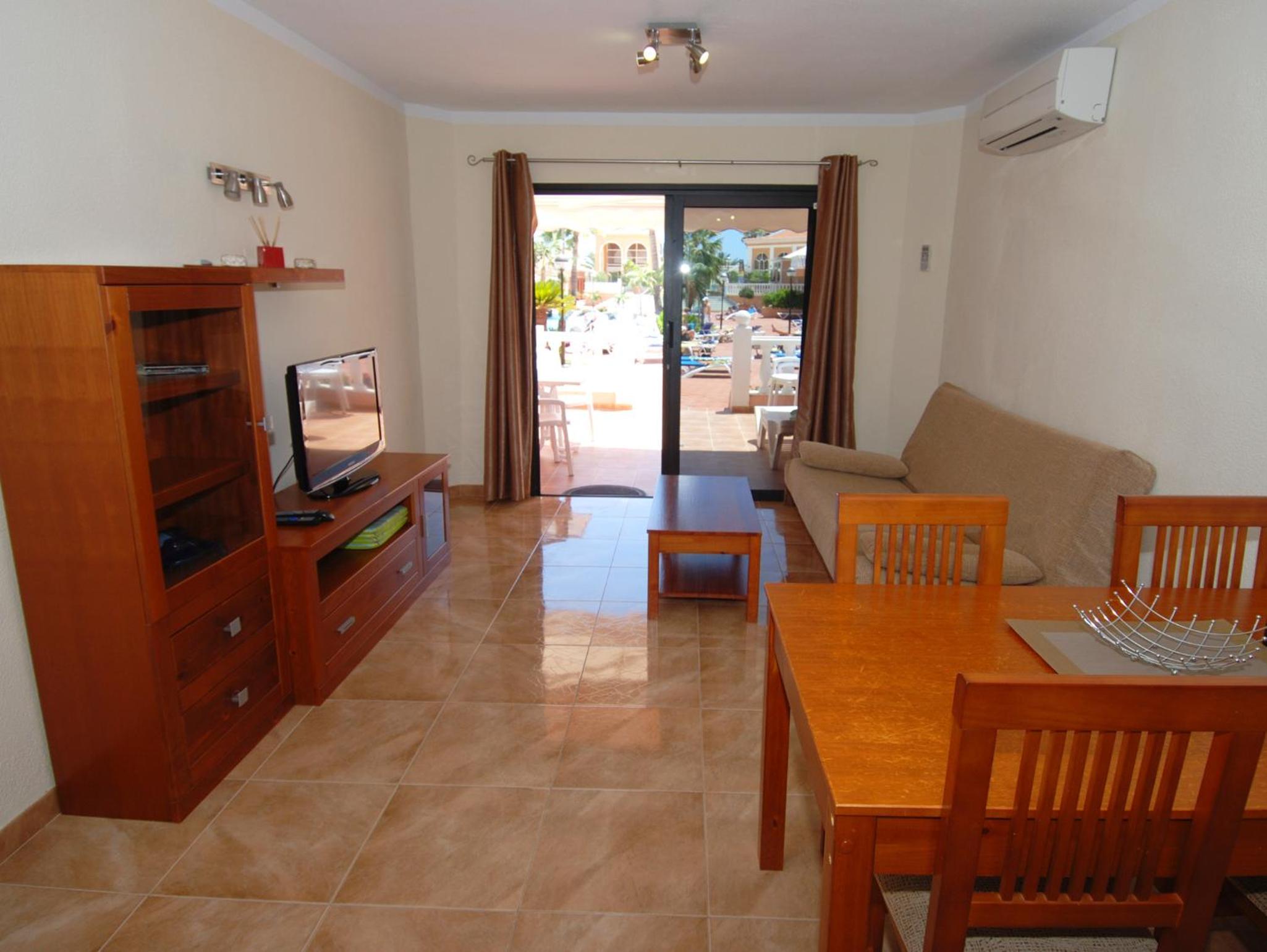 Apartamento con vista a la piscina
