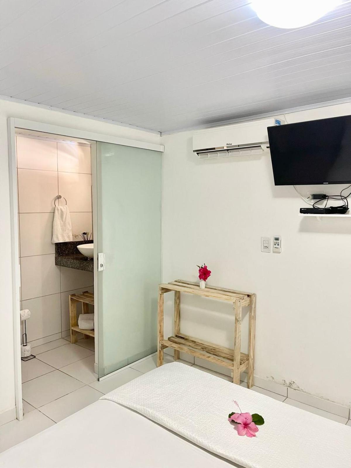 Queen Room with Balcony photo 2