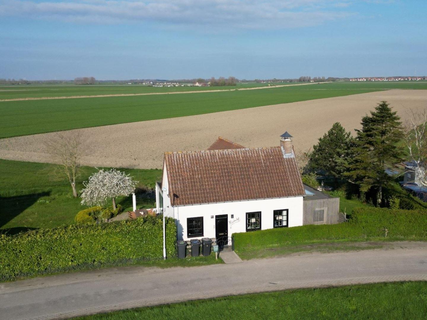 Villa photo 3