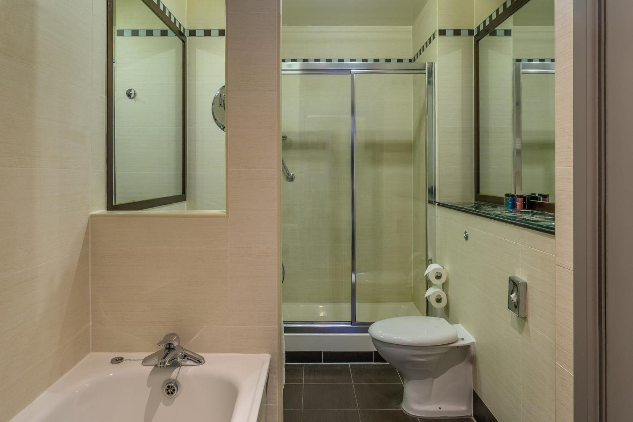 Standard Double Room with Two Double Beds - Photo 2