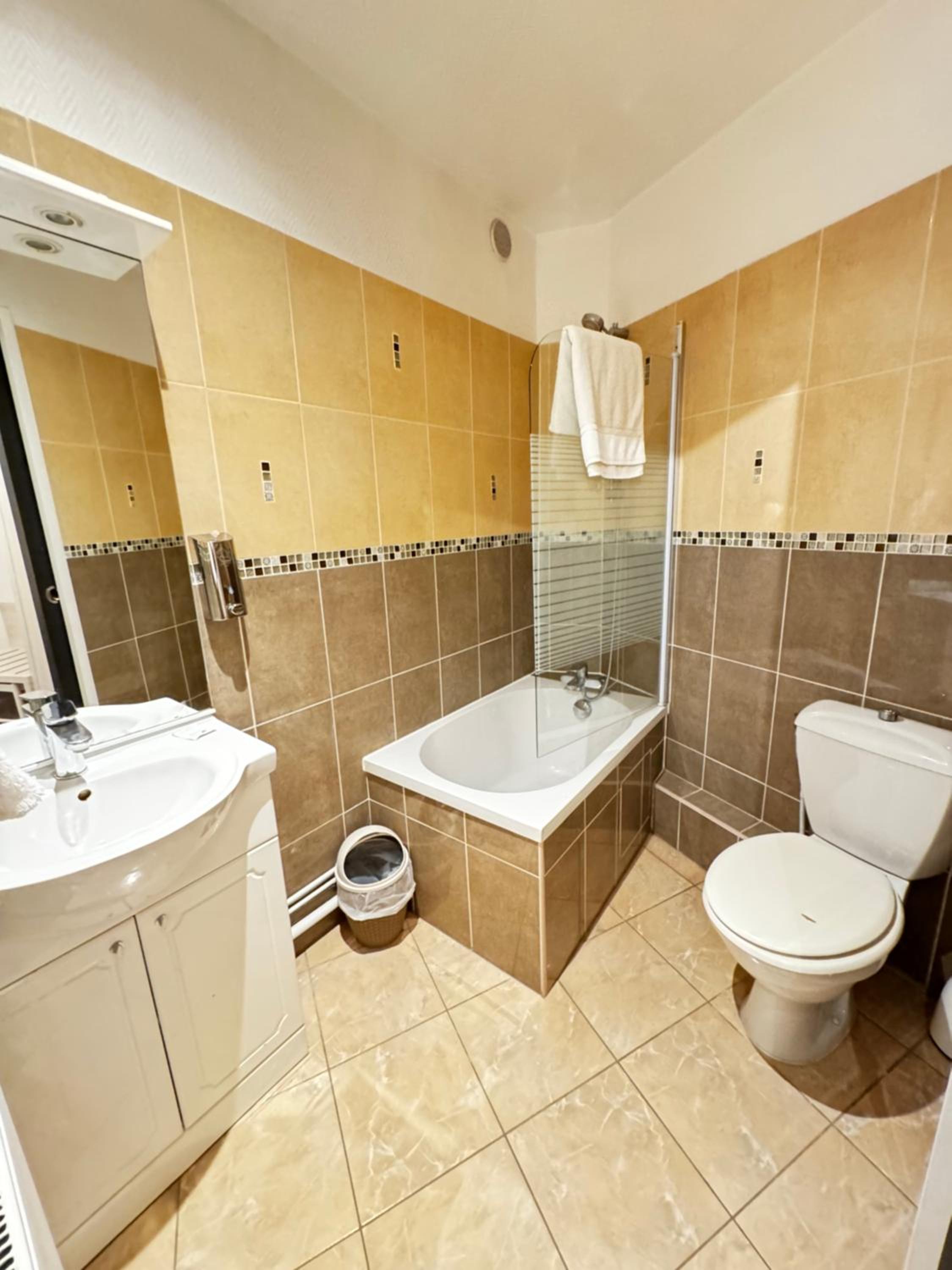 Single Room photo 3