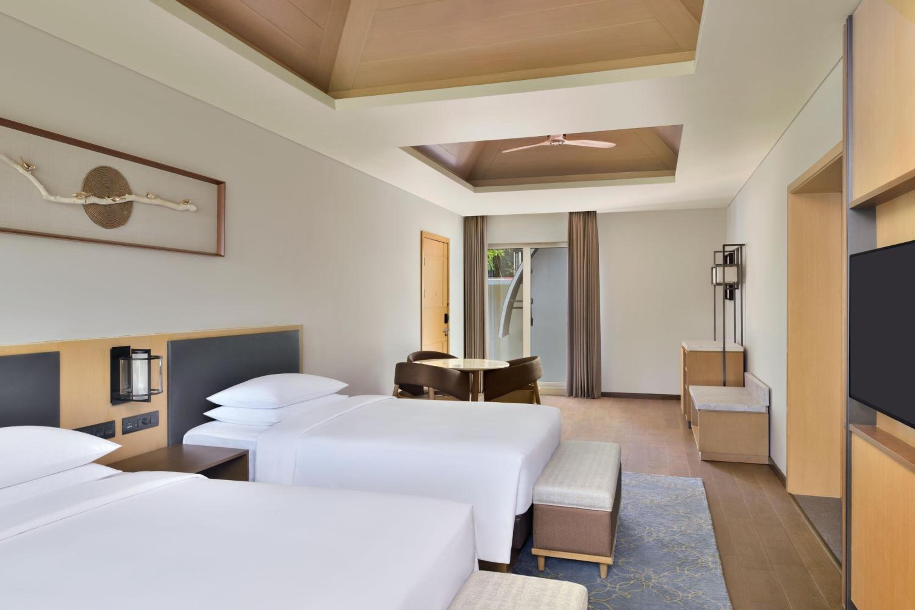 Luxury Cottage with Two Double Beds with Sofa Bed and Garden View - Photo 9