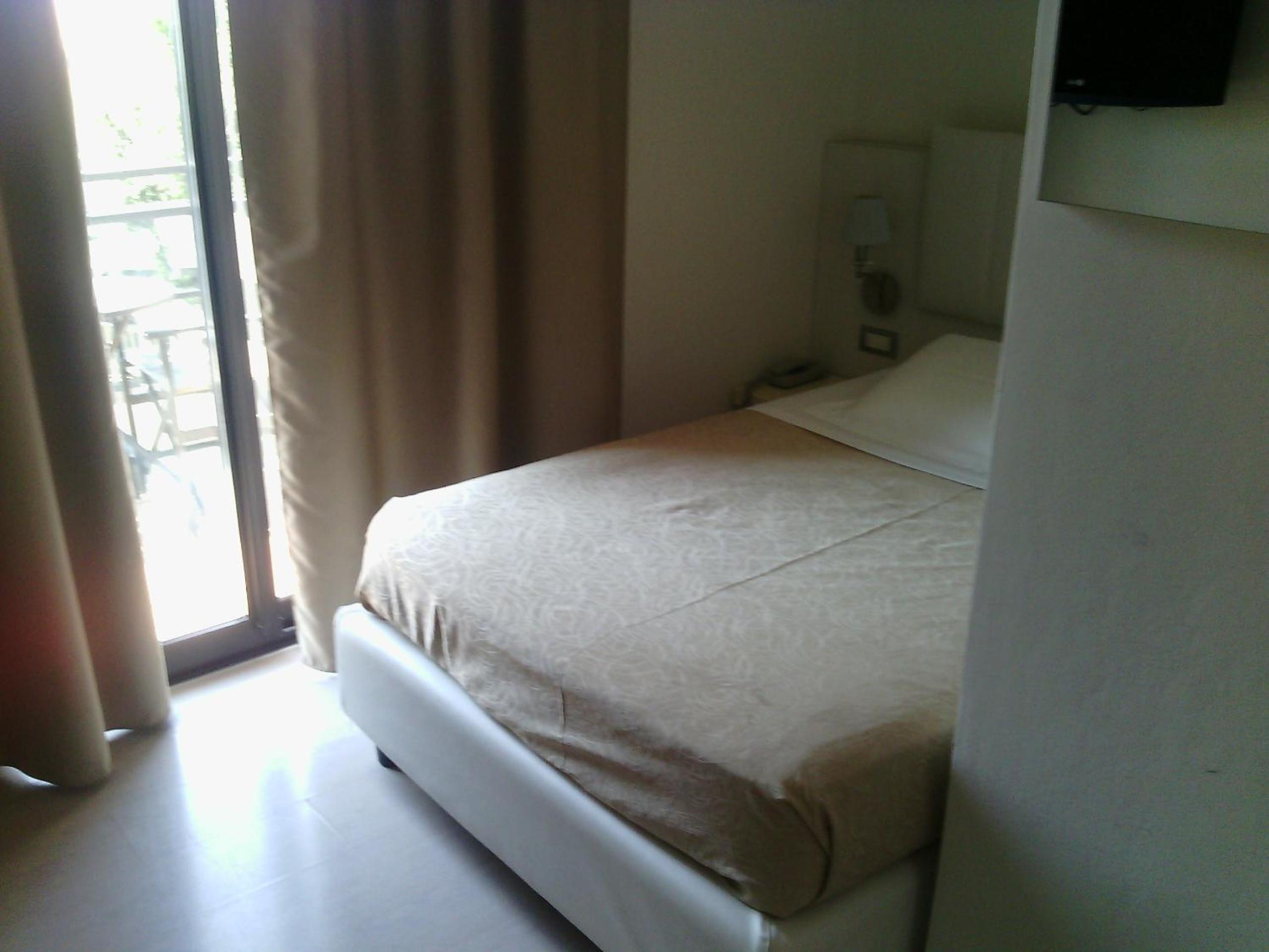 Single Room photo 3