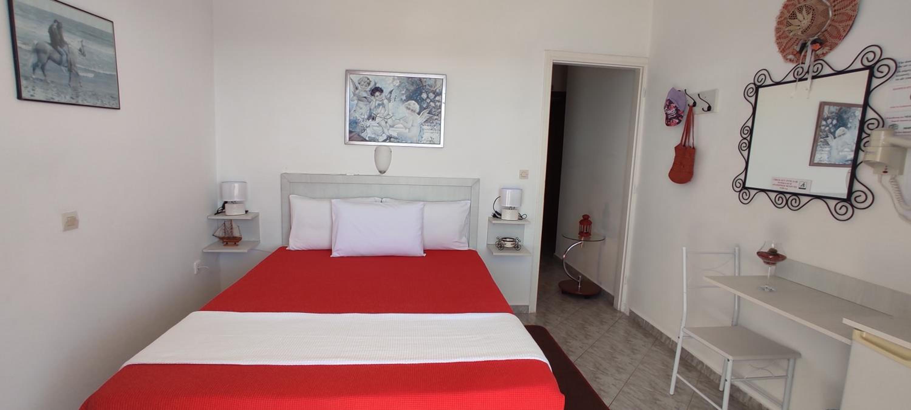 Double Room with Sea View - Photo 9
