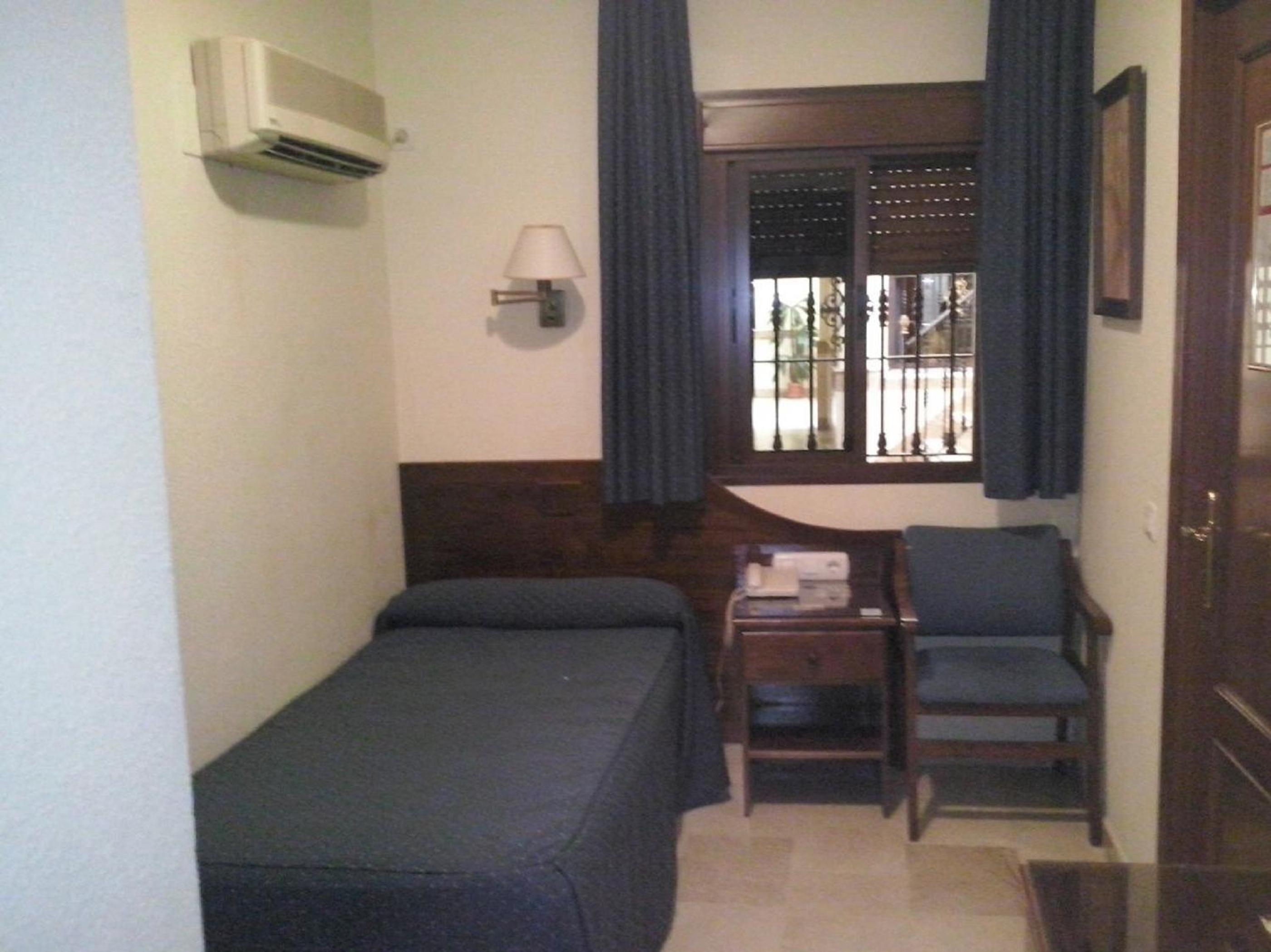 Single Room photo 3