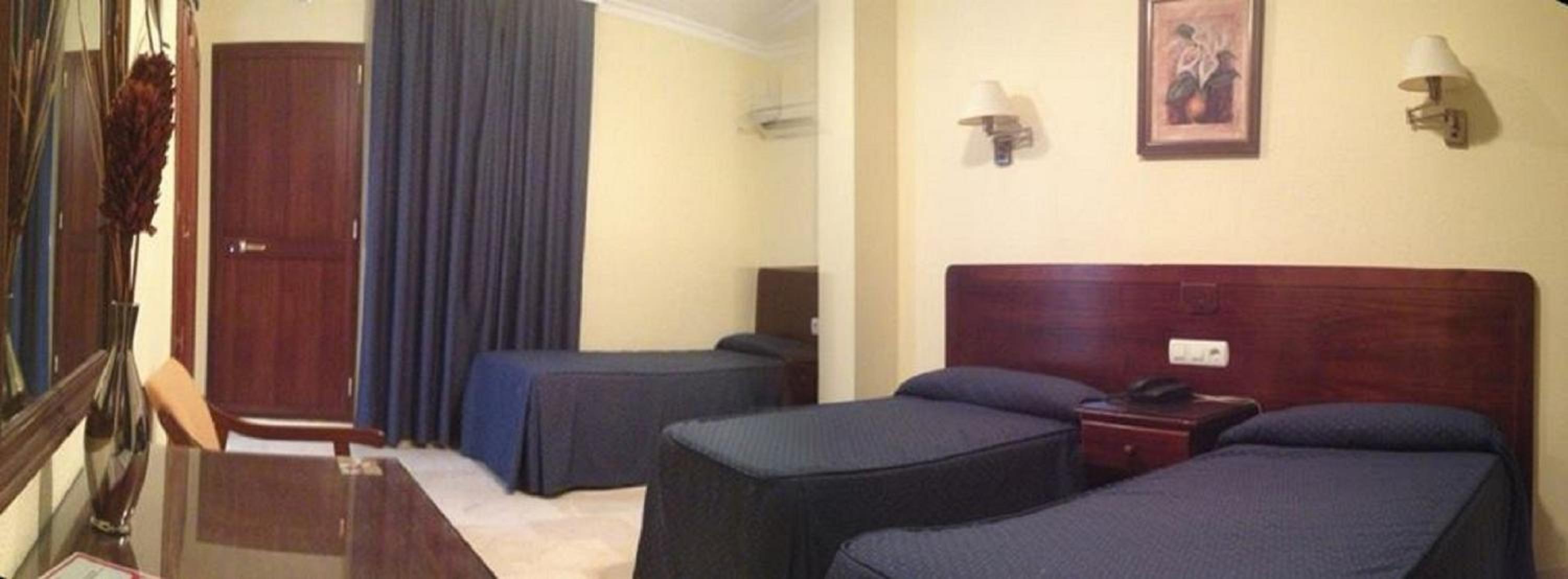 Triple Room - Photo 2