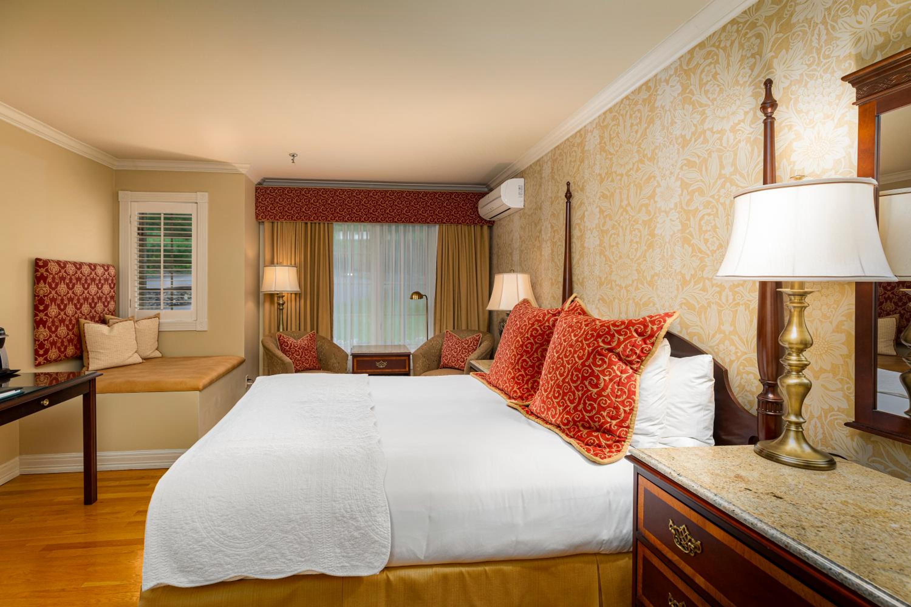 Classic Room, Courtyard Side