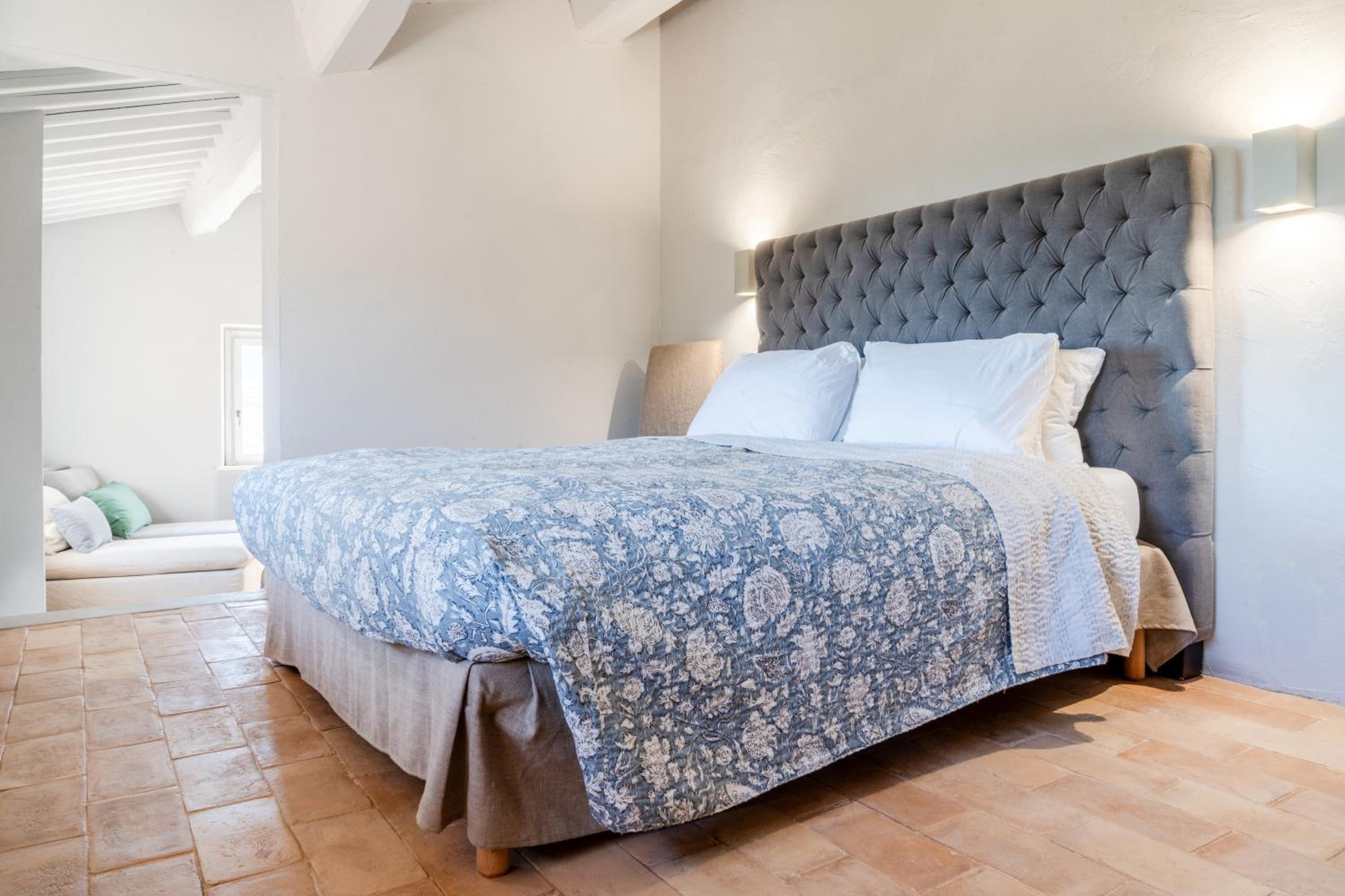 Villa photo 3