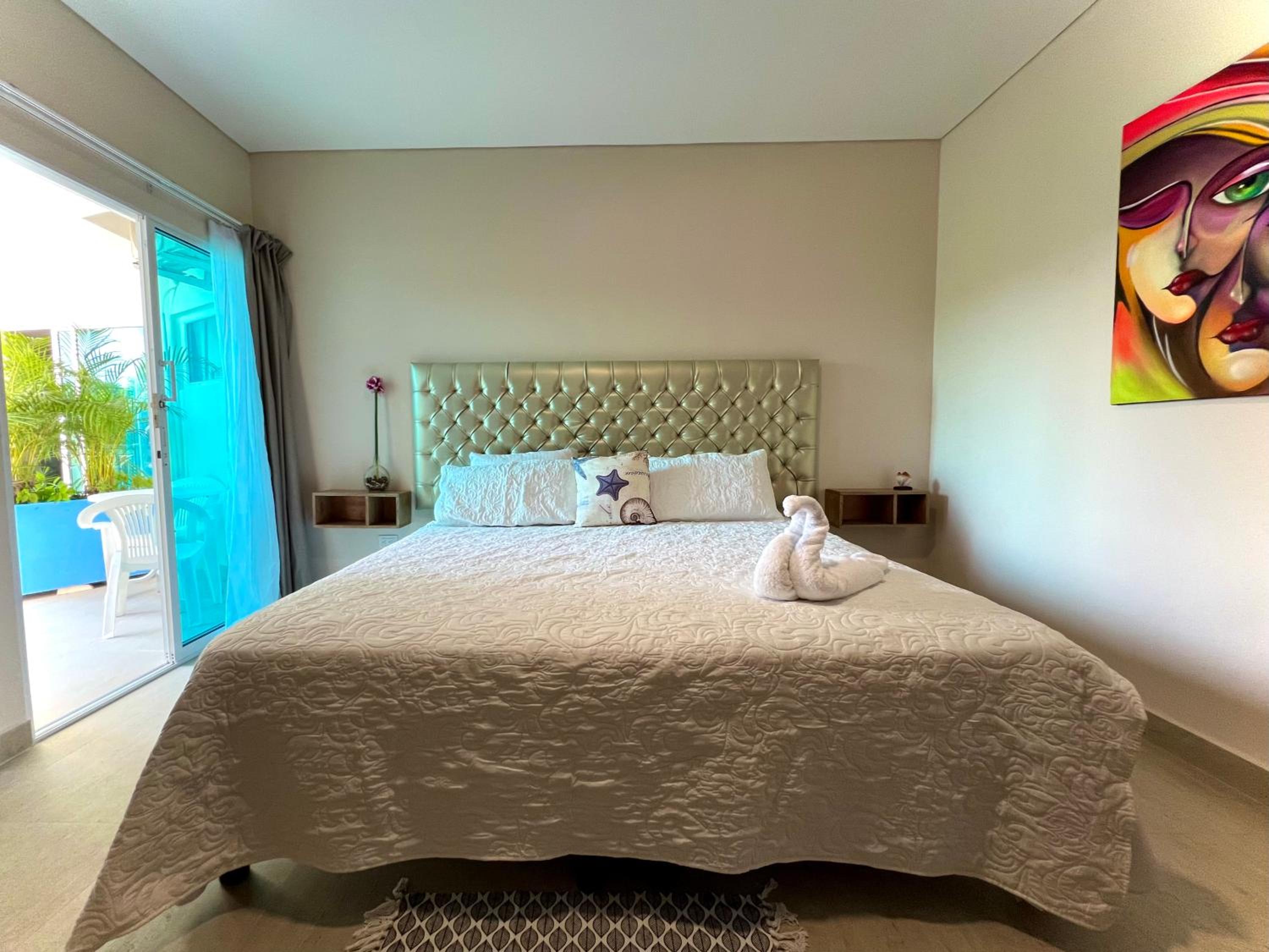 Deluxe King Suite photo 1