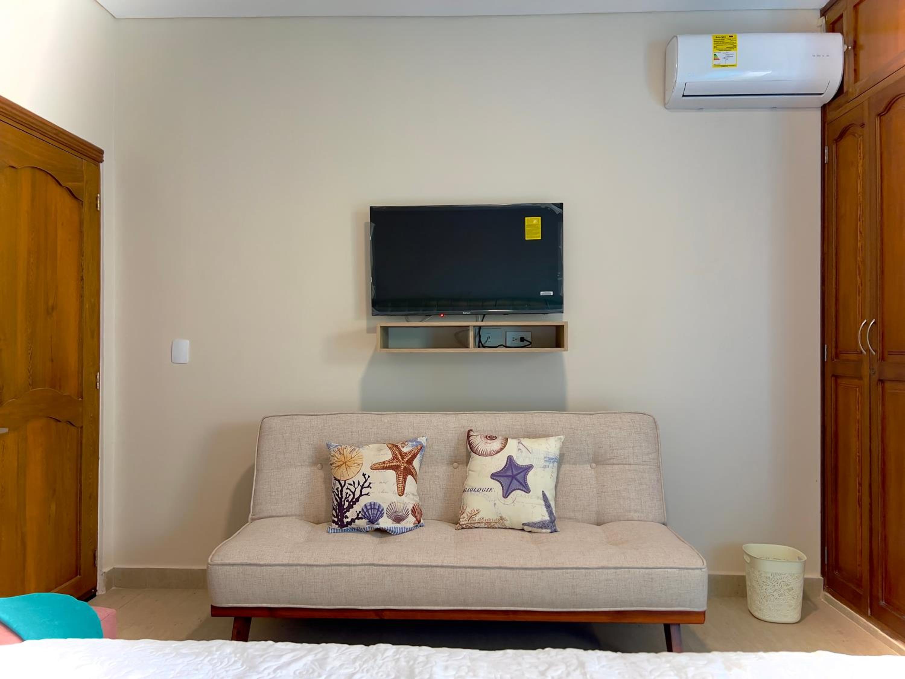 Deluxe King Suite photo 2