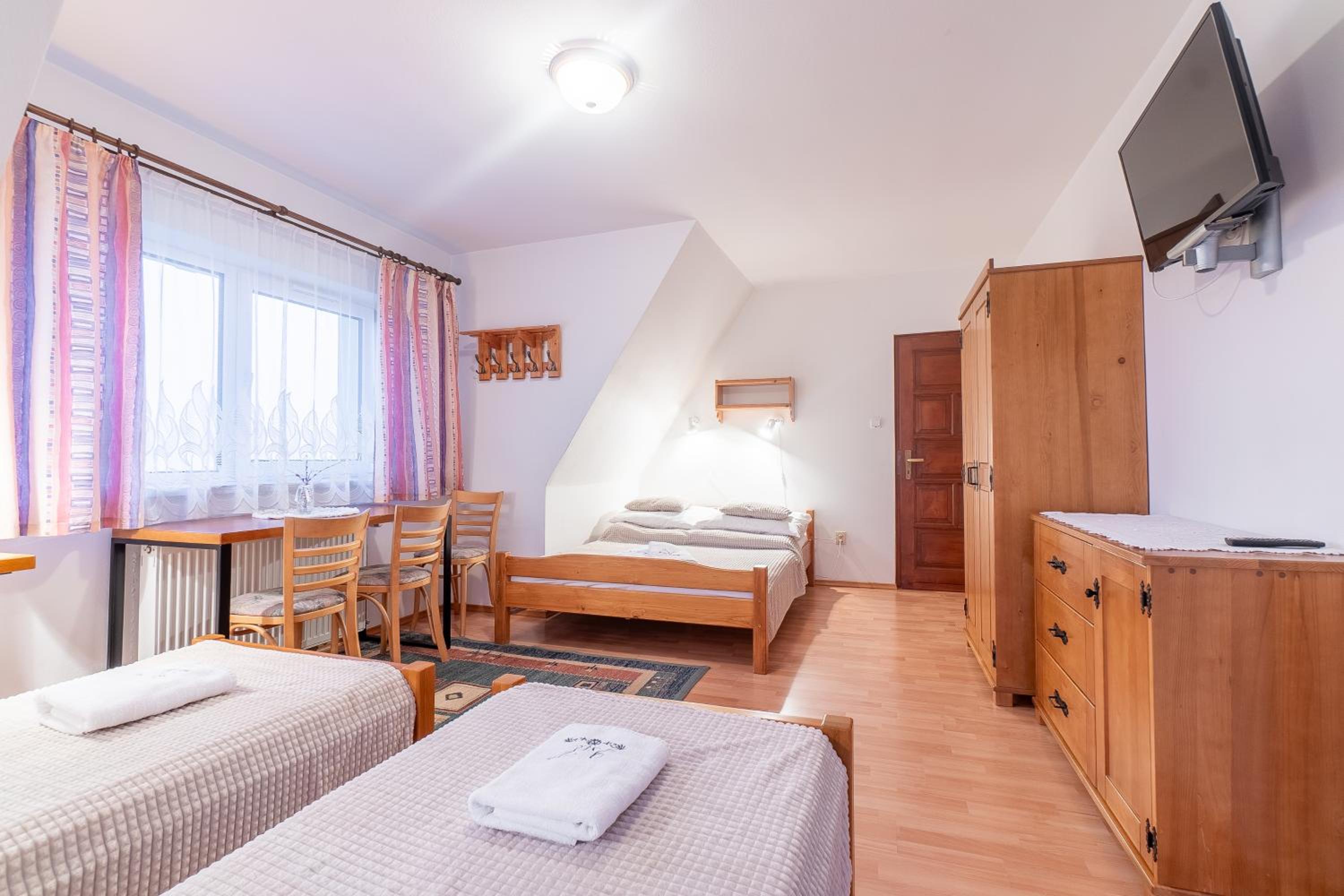 Quadruple Room with Balcony photo 1