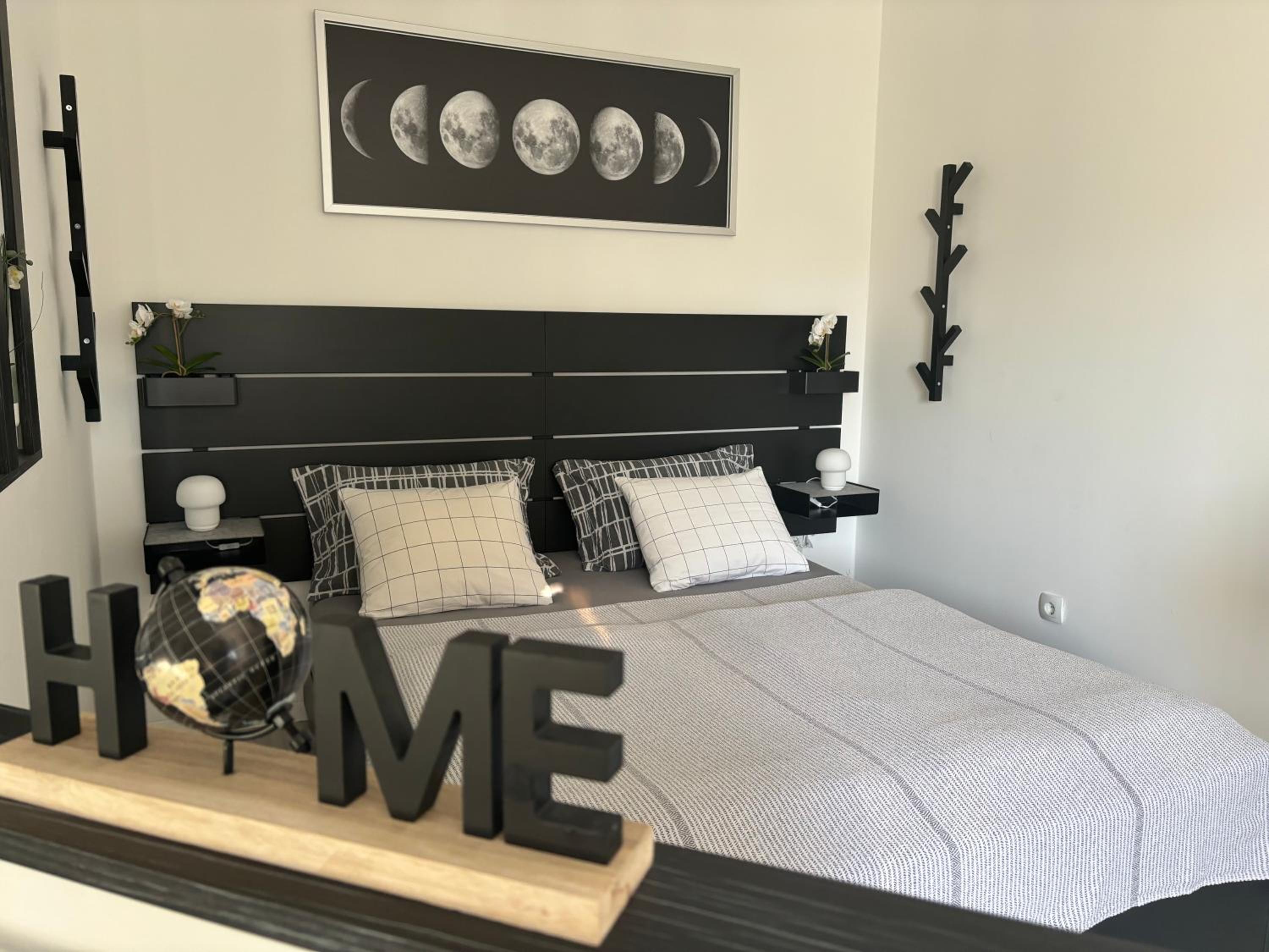 One-Bedroom Apartment - Photo 6