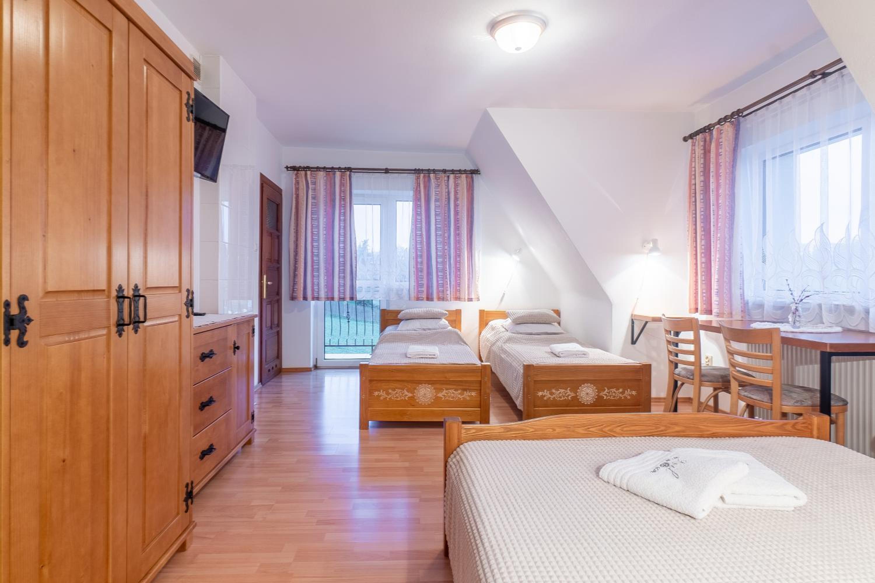 Quadruple Room with Balcony photo 2