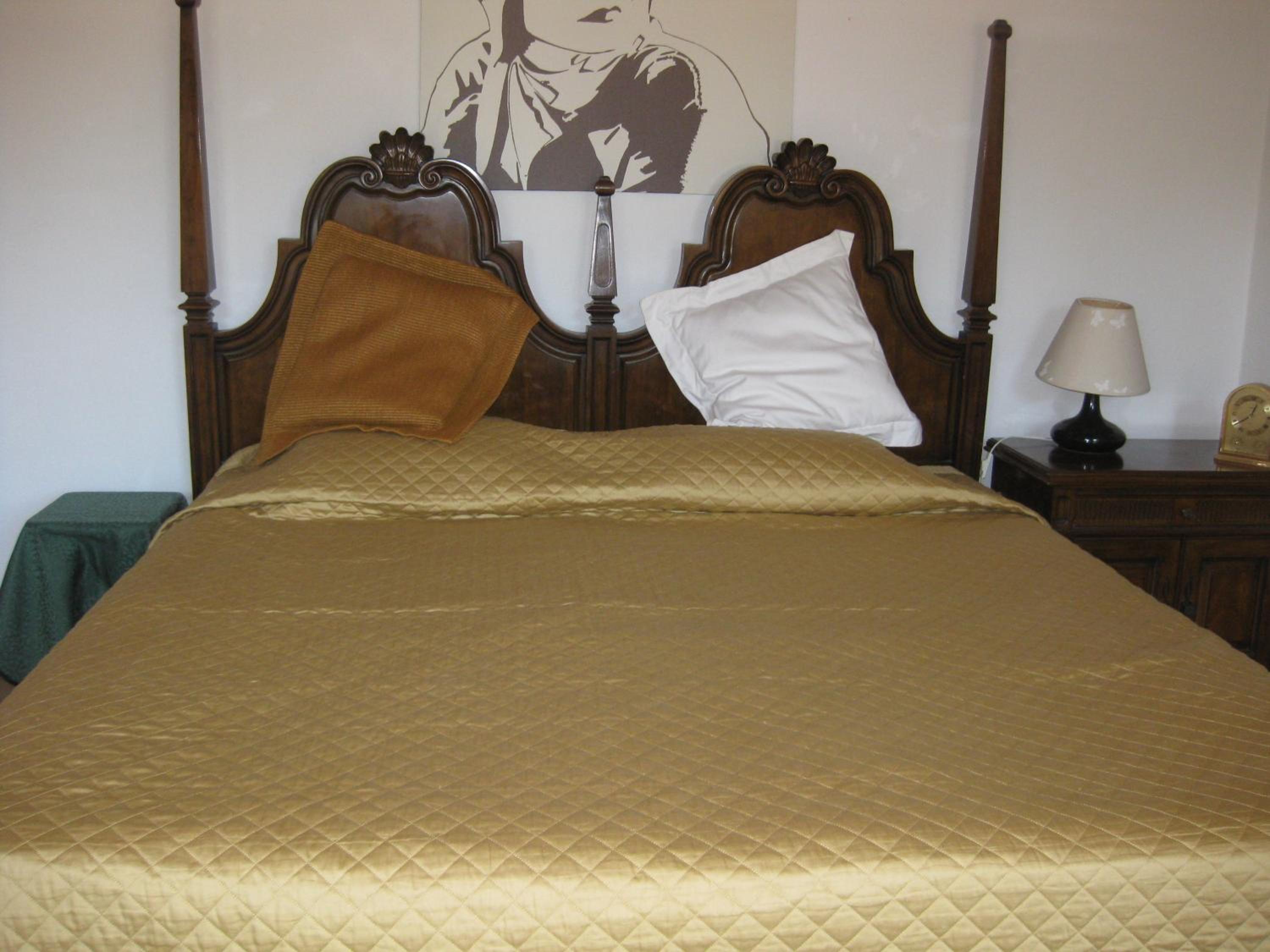 Double Room with Shared Bathroom photo 2