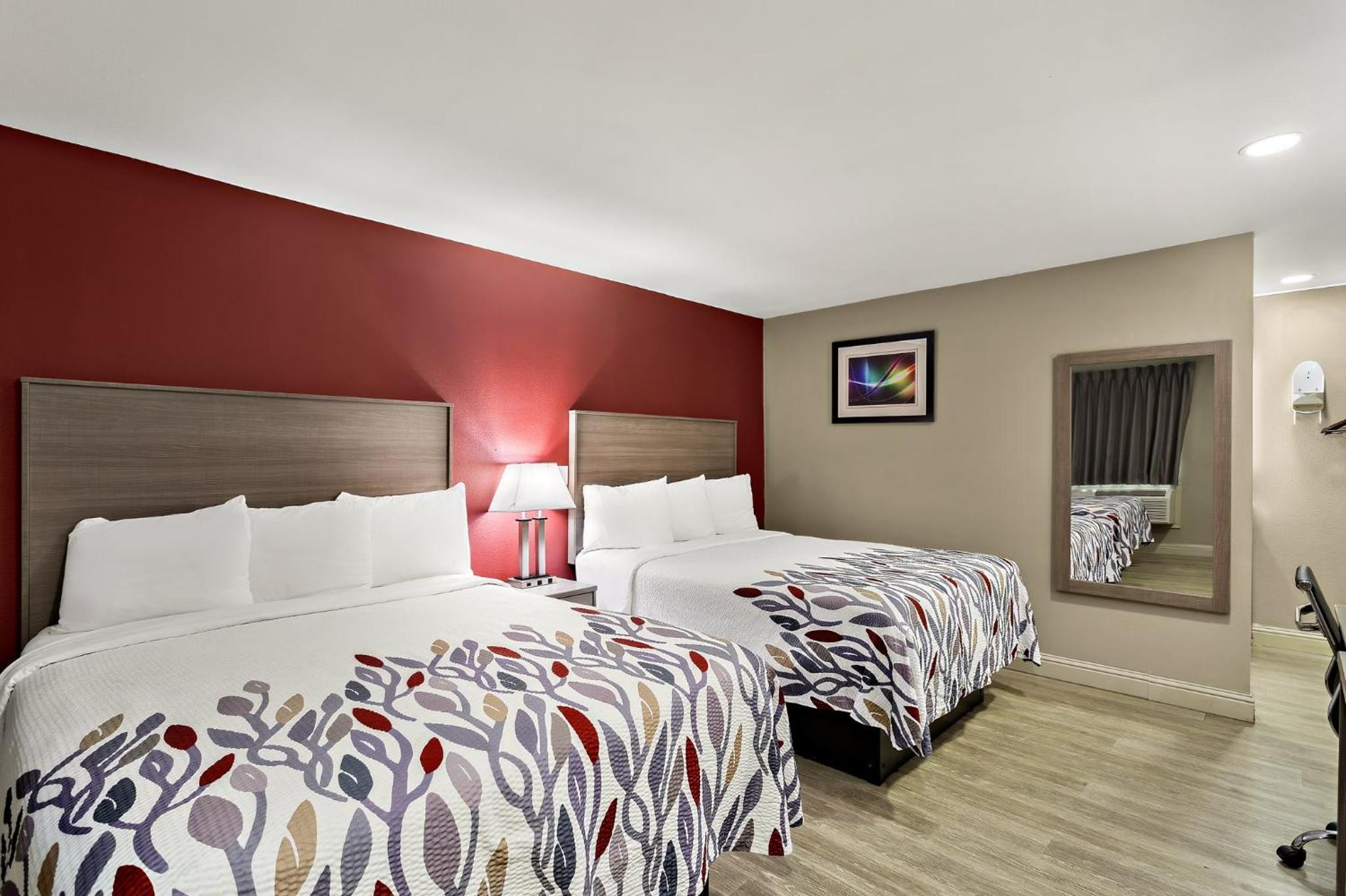 Superior Queen Room with Two Queen Beds - Smoke Free photo 1