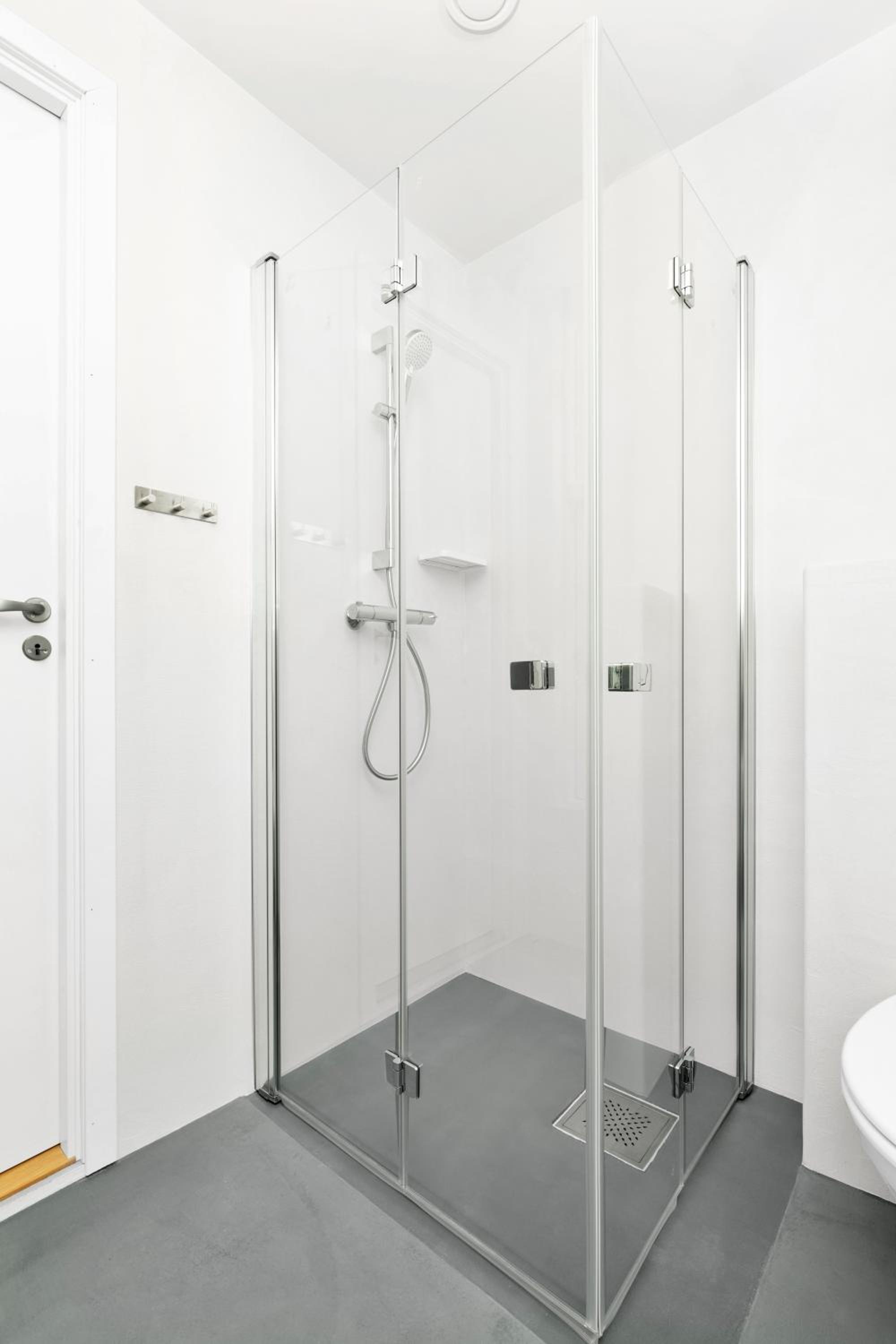 Single Room with Private Bathroom photo 3