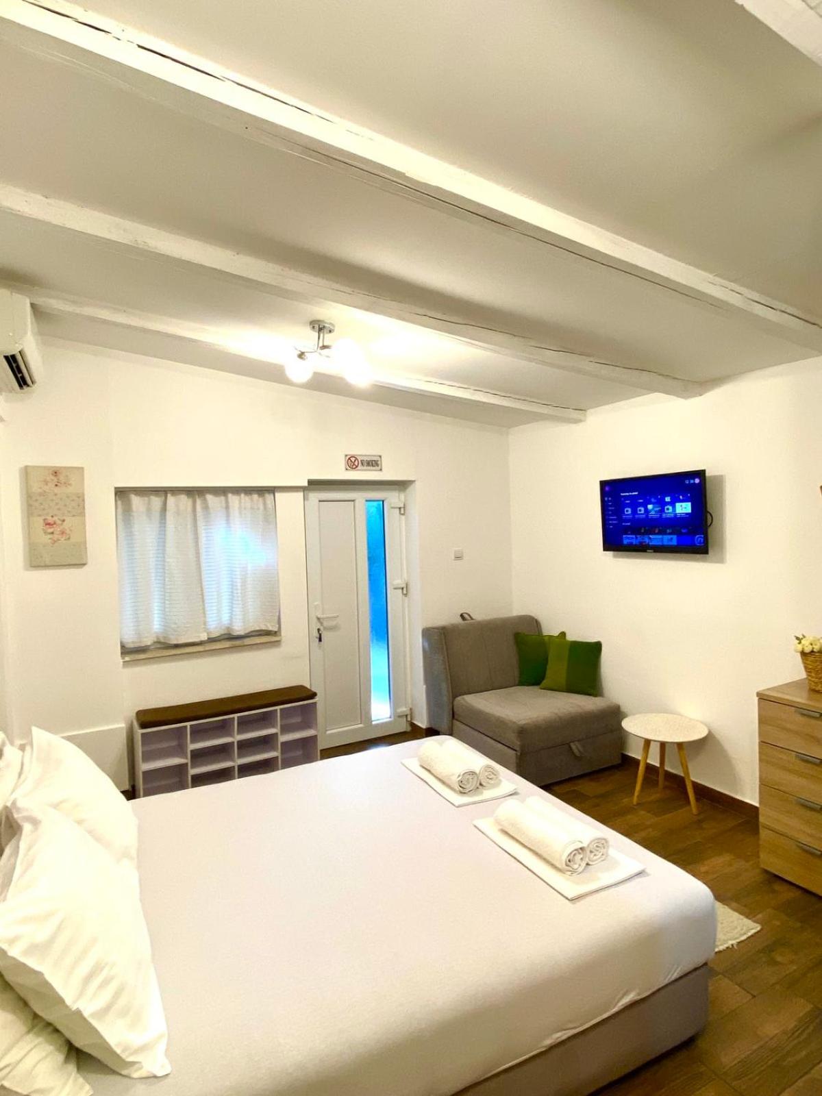 Studio with Terrace