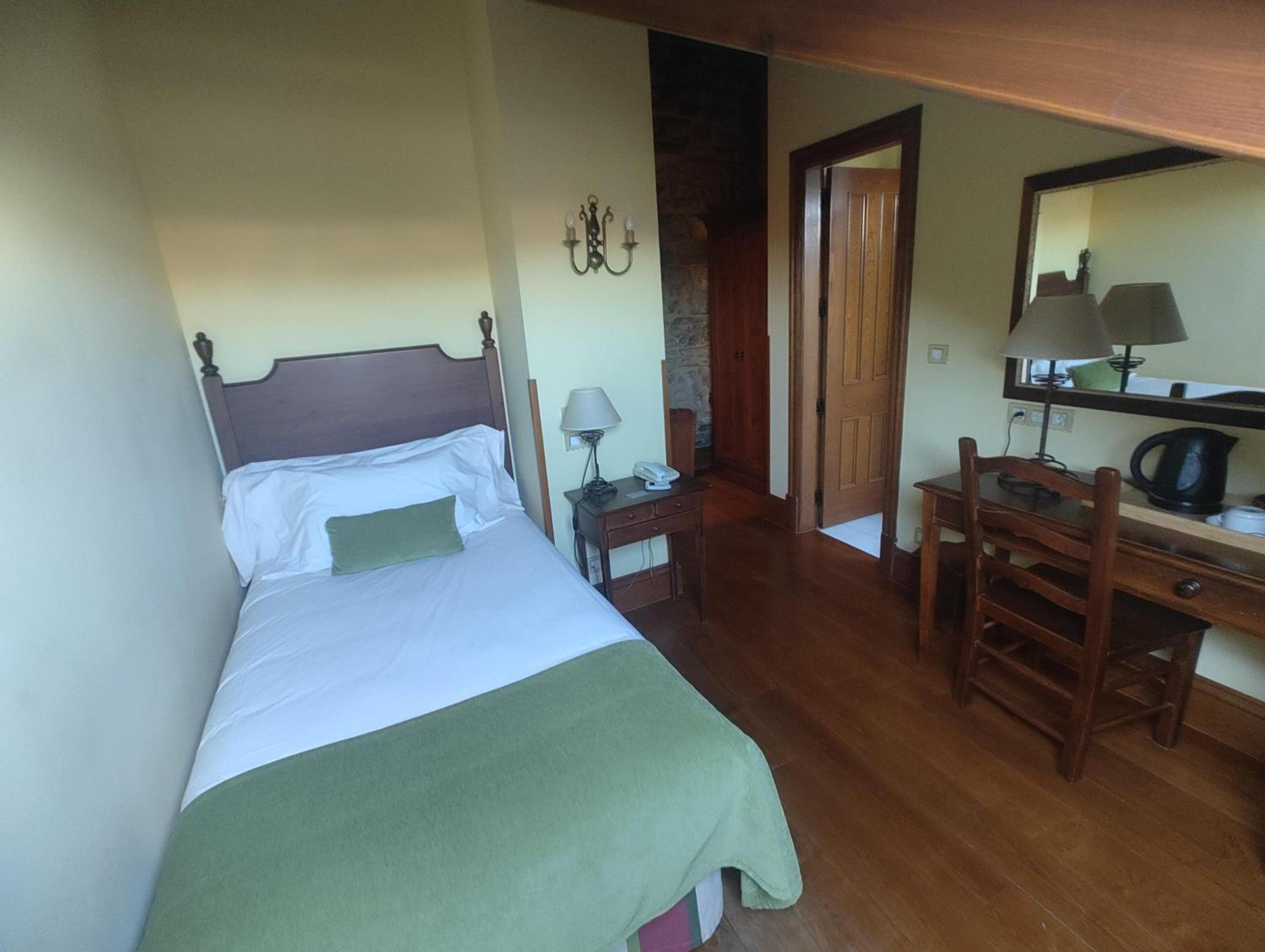 Single Room photo 3