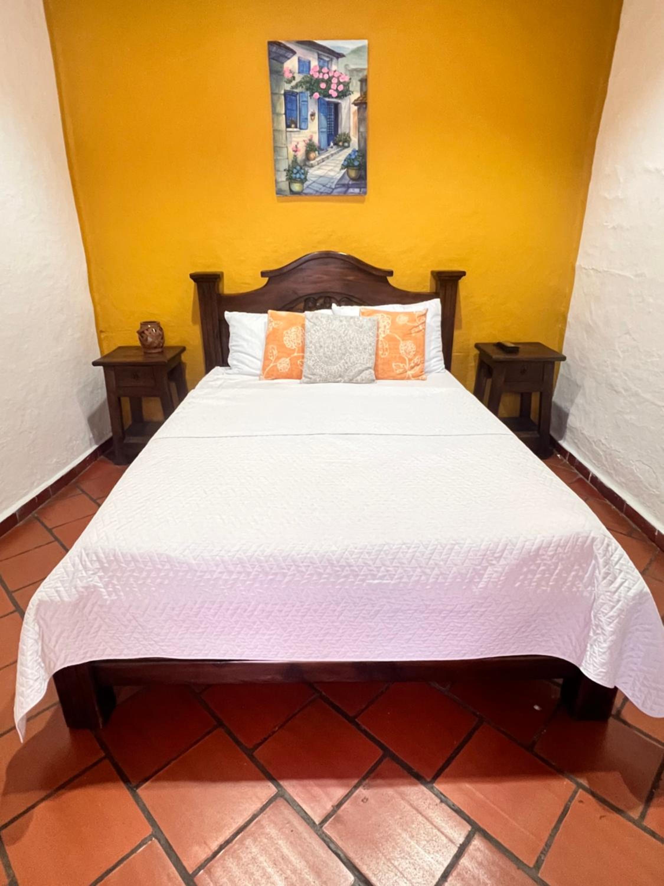 Double Room with Shared Bathroom photo 1