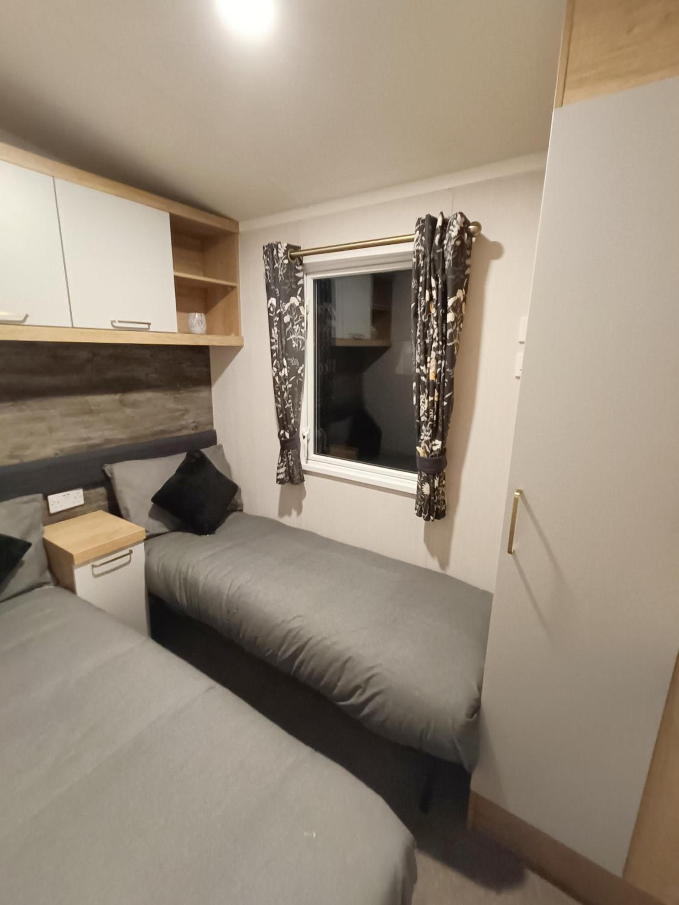 Two-Bedroom House photo 3