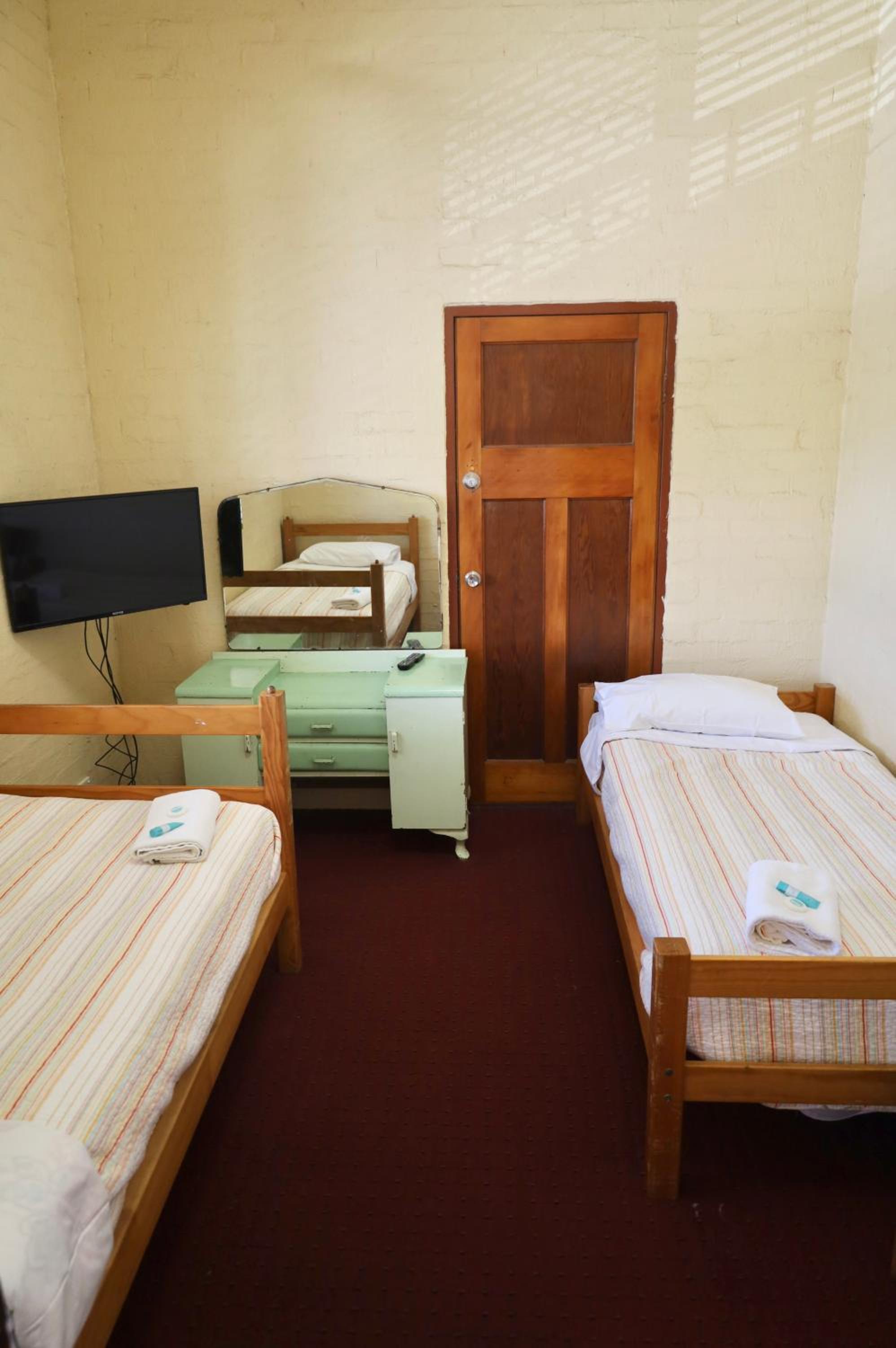 Standard Twin Room - Photo 1