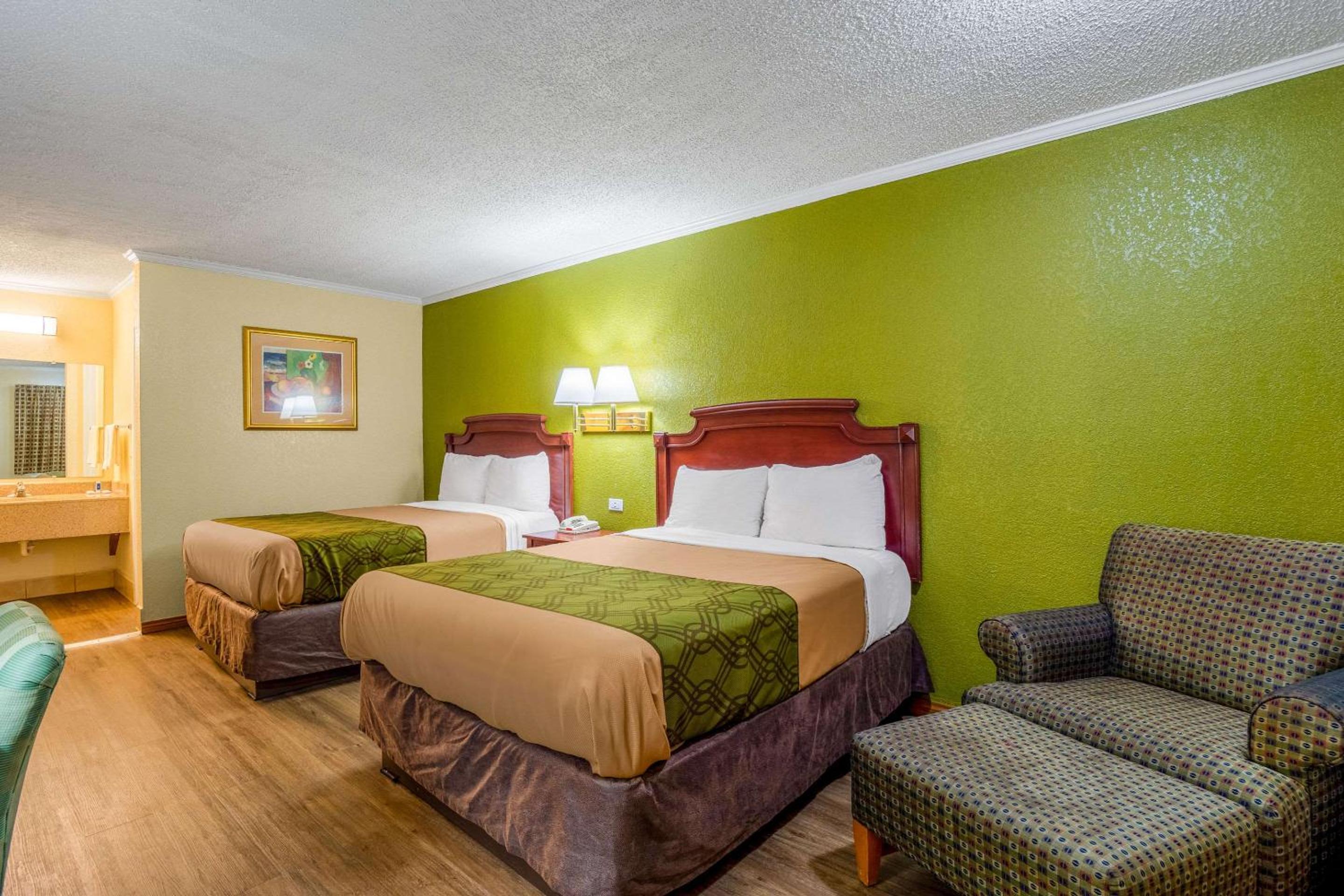 Double Room with Two Double Beds - Non-Smoking - Photo 1