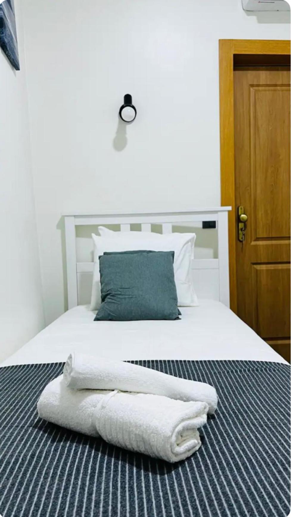Single Room with Private Bathroom photo 3