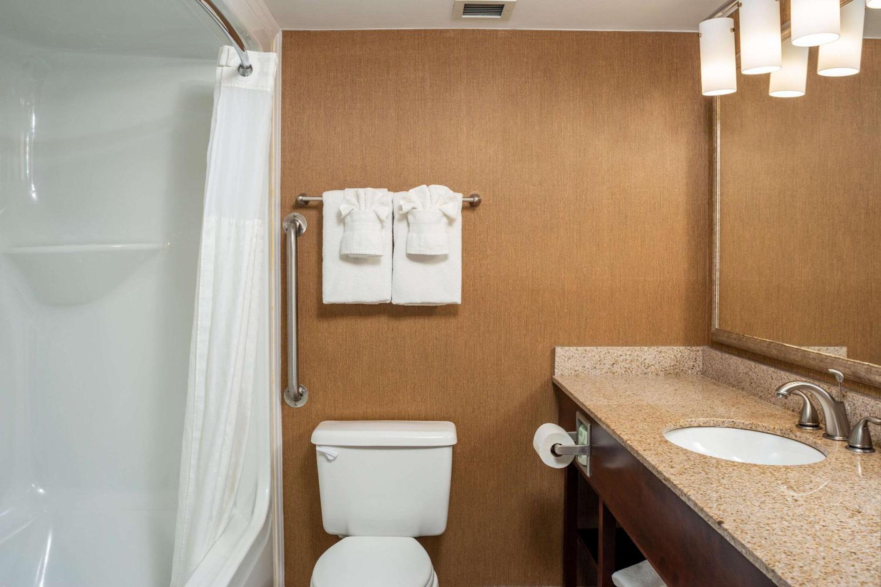 Double Suite with Courtyard View - Non-Smoking