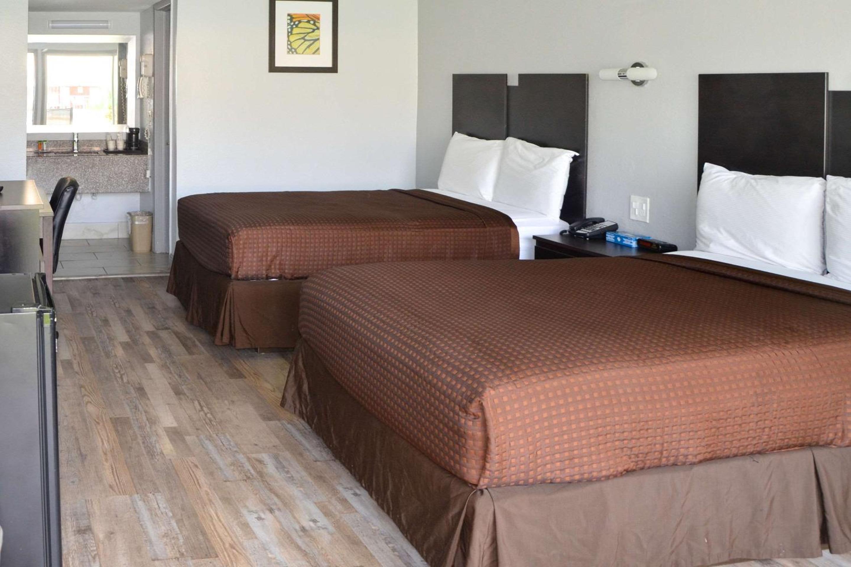 Double Room with Two Double Beds - Non-Smoking - Photo 5