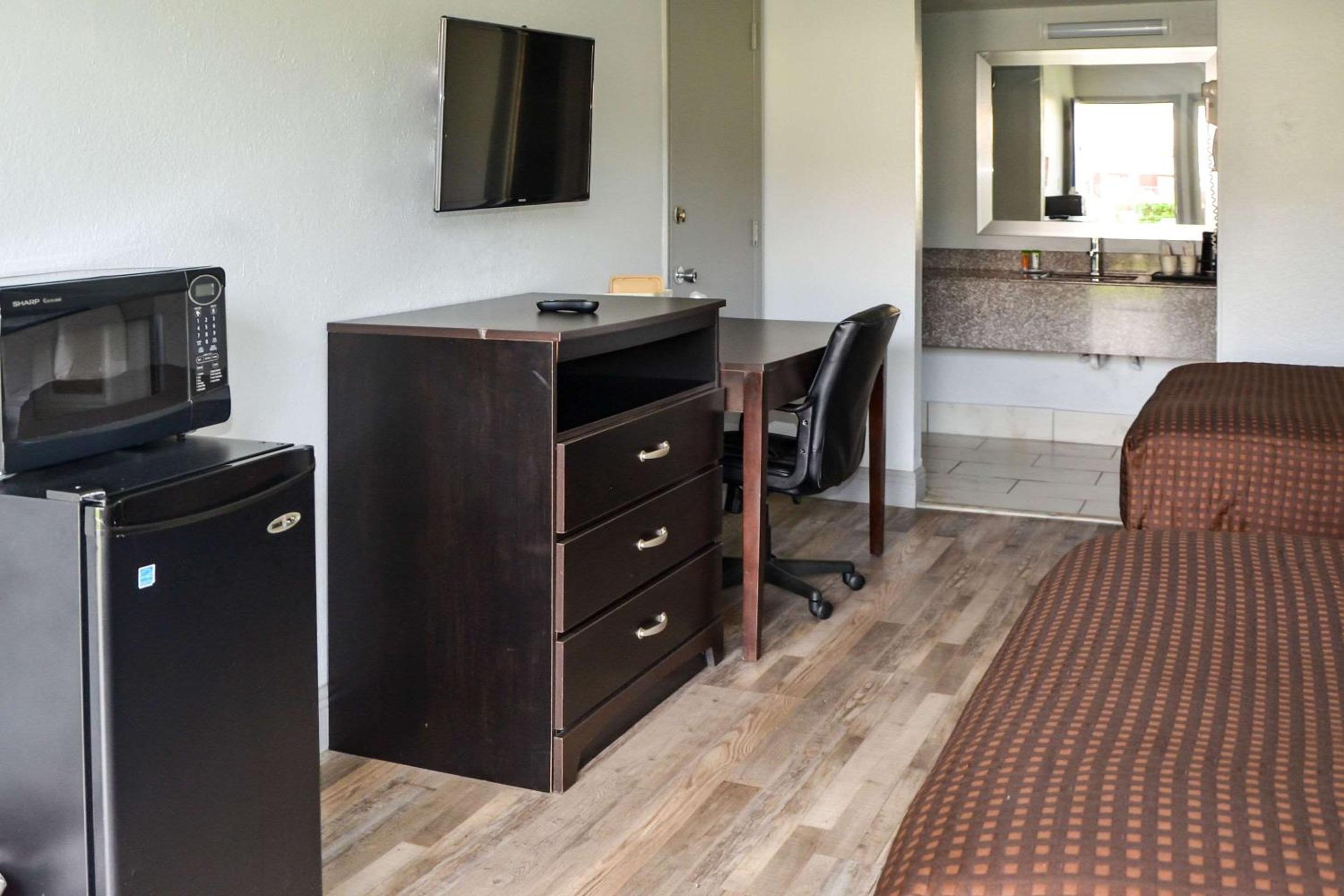 Double Room with Two Double Beds - Non-Smoking - Photo 6