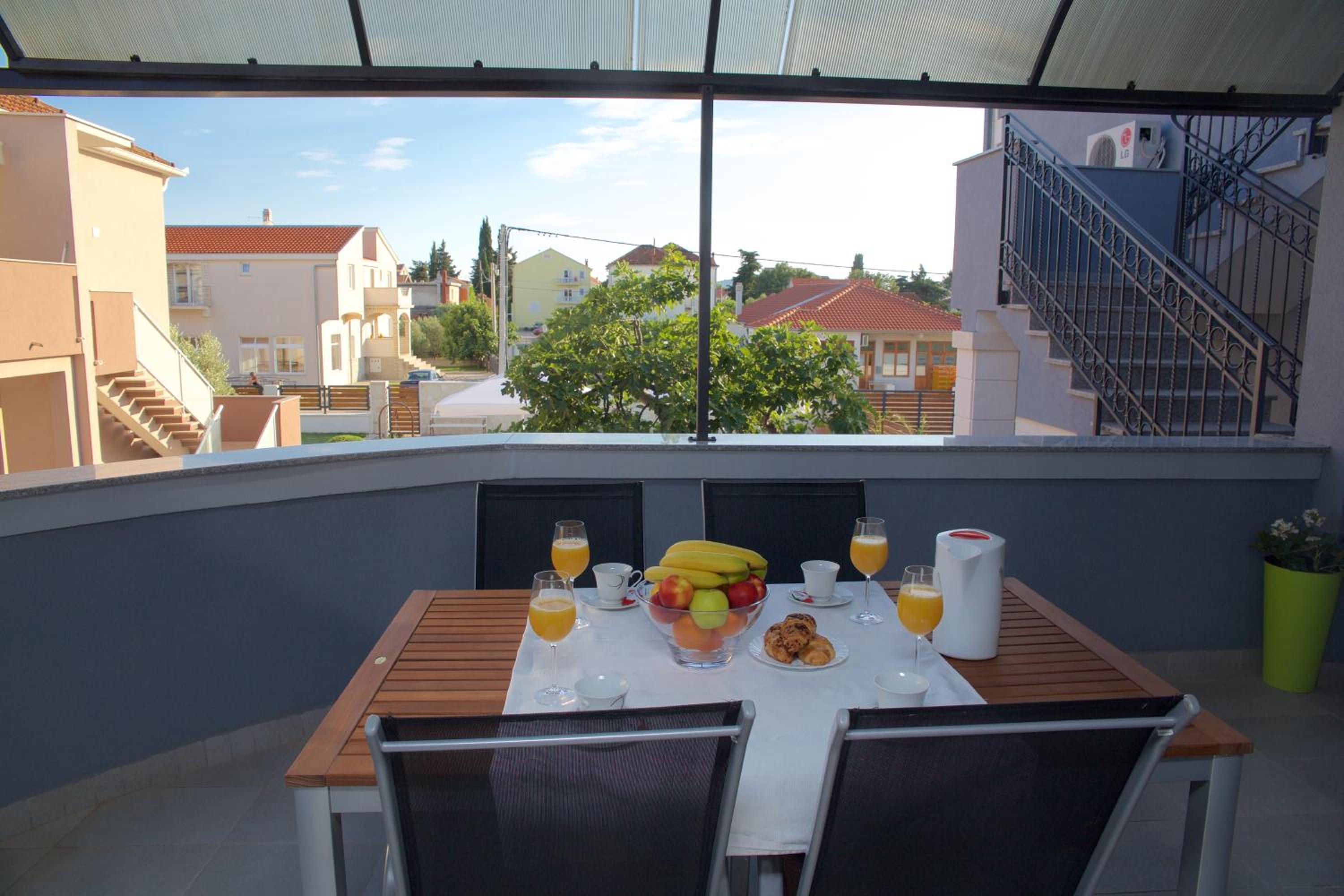 One-Bedroom Apartment with Balcony photo 1