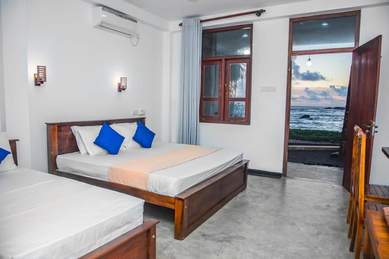 Standard Triple Room with Sea View photo 2