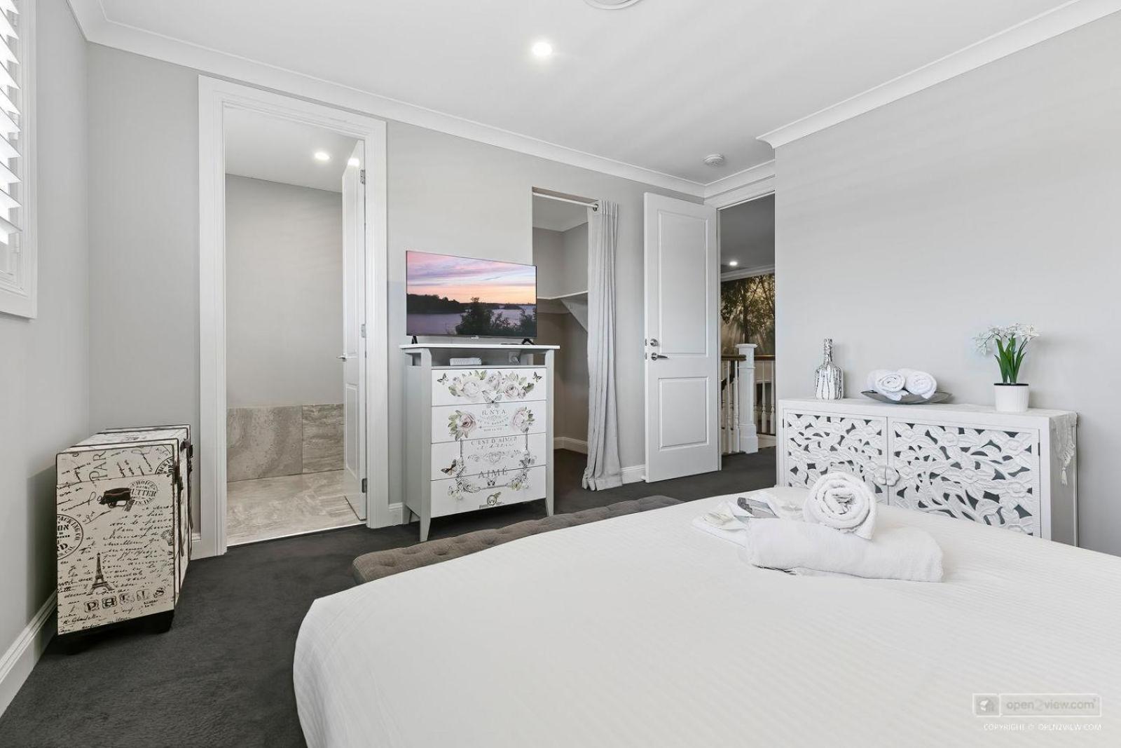 Deluxe Queen Room photo 3