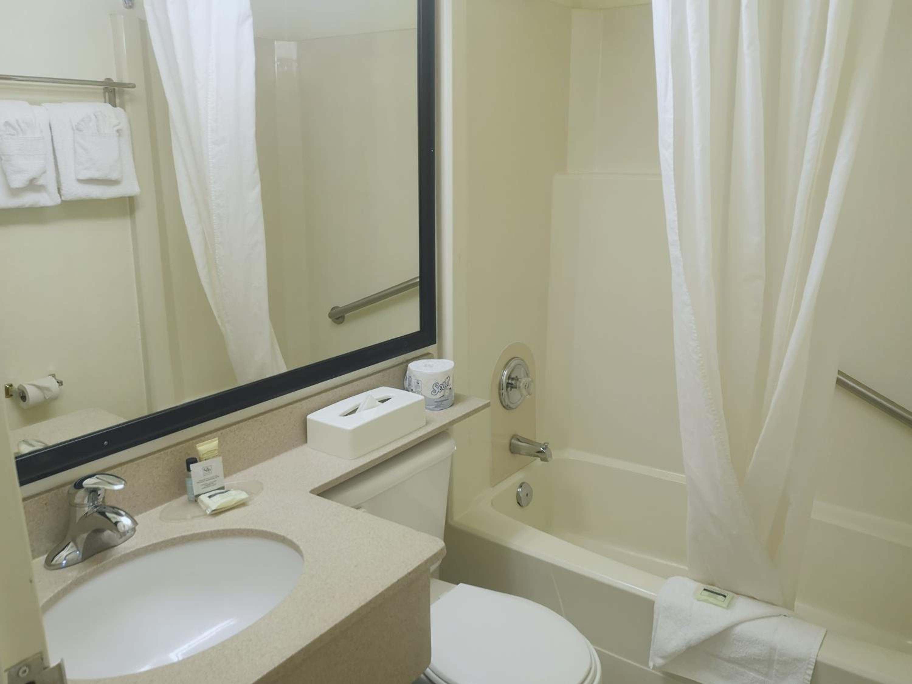 King Room - Non-Smoking - Photo 4