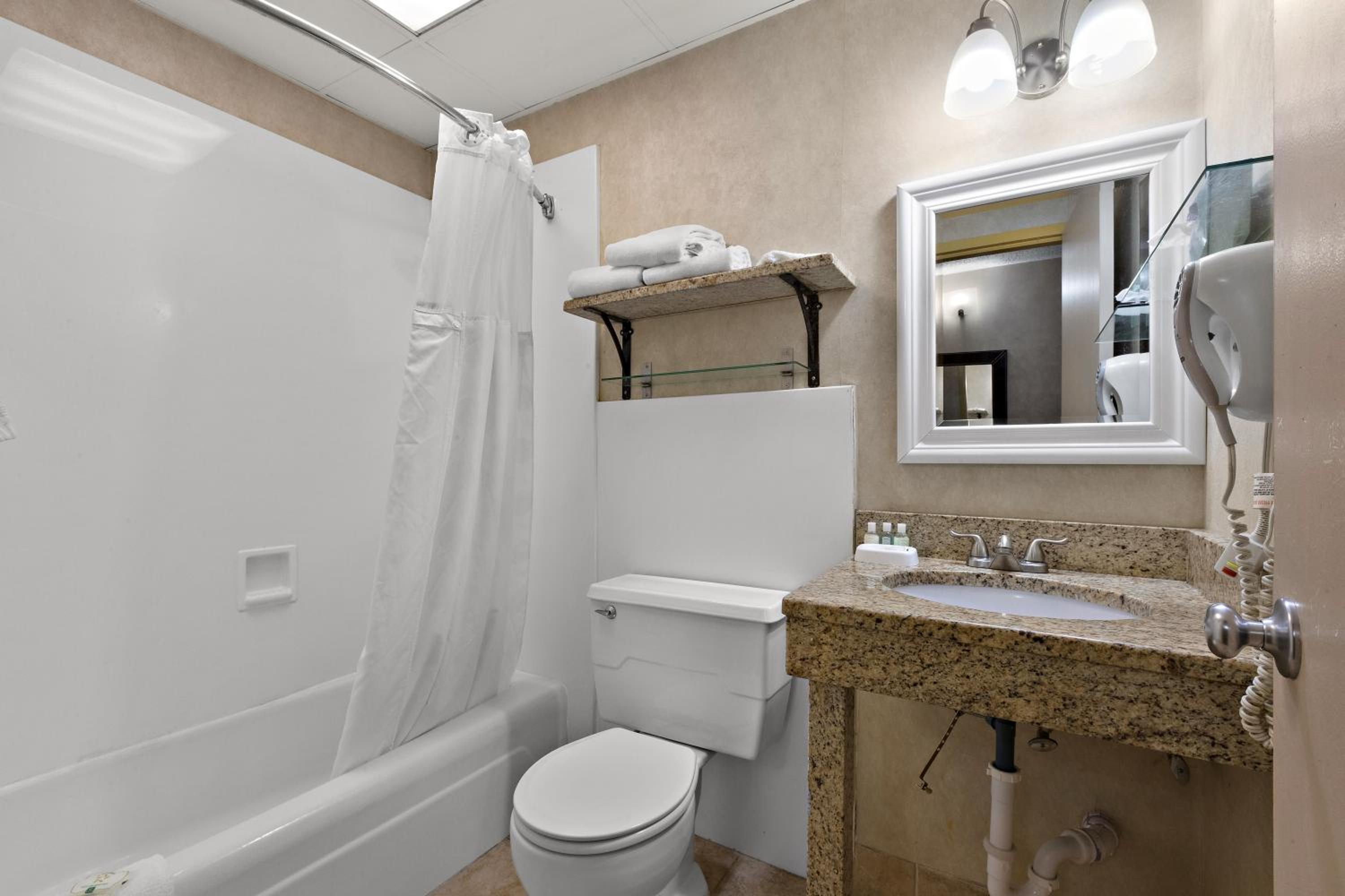 Standard Double Room with Two Double Beds - Non Smoking - Photo 4