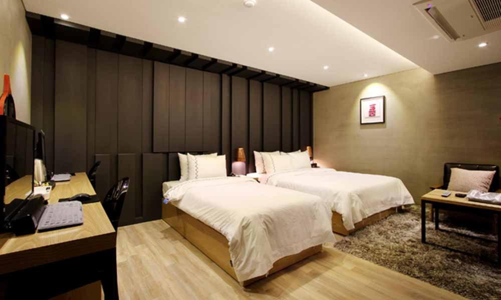 Premier Twin room 