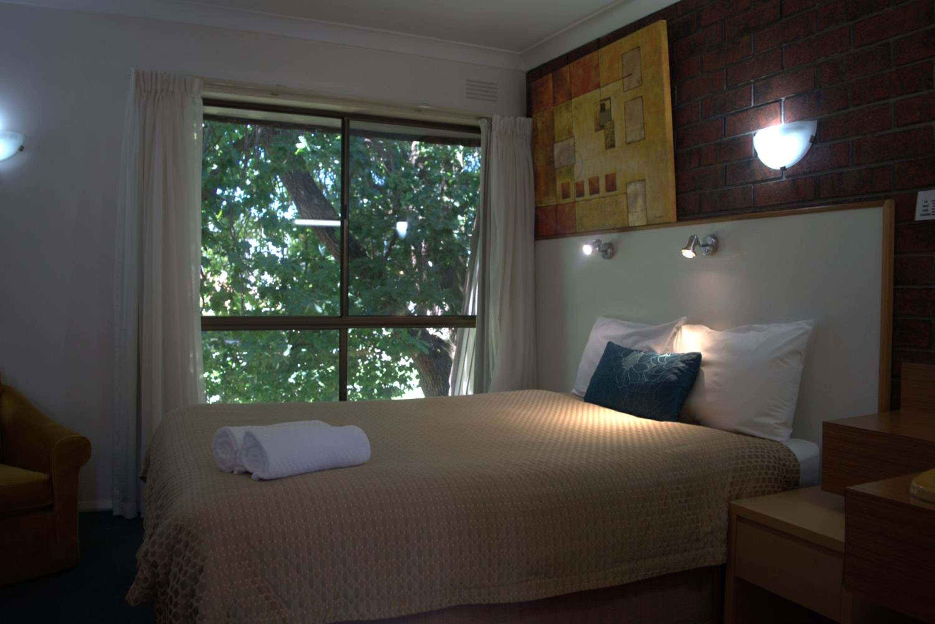 Standard Queen Room photo 3