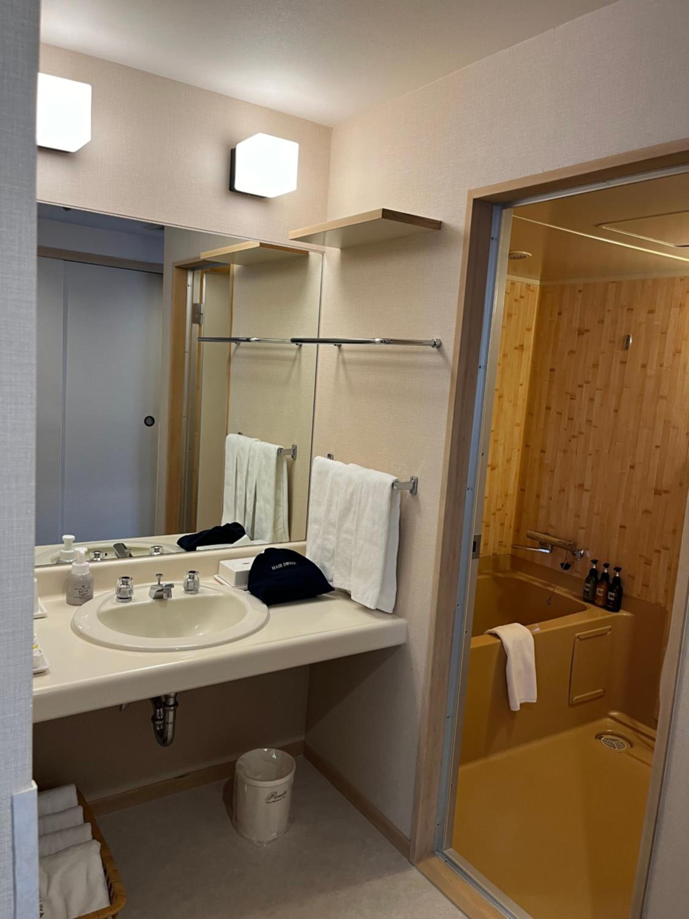 Superior Japanese-Style Room with Garden View thumbnail 6