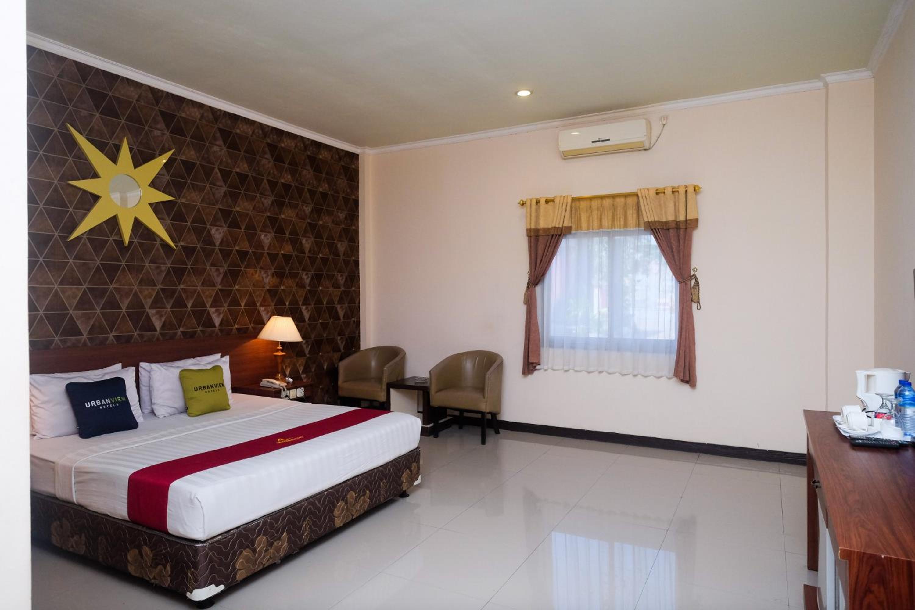 Deluxe Room - Photo 3
