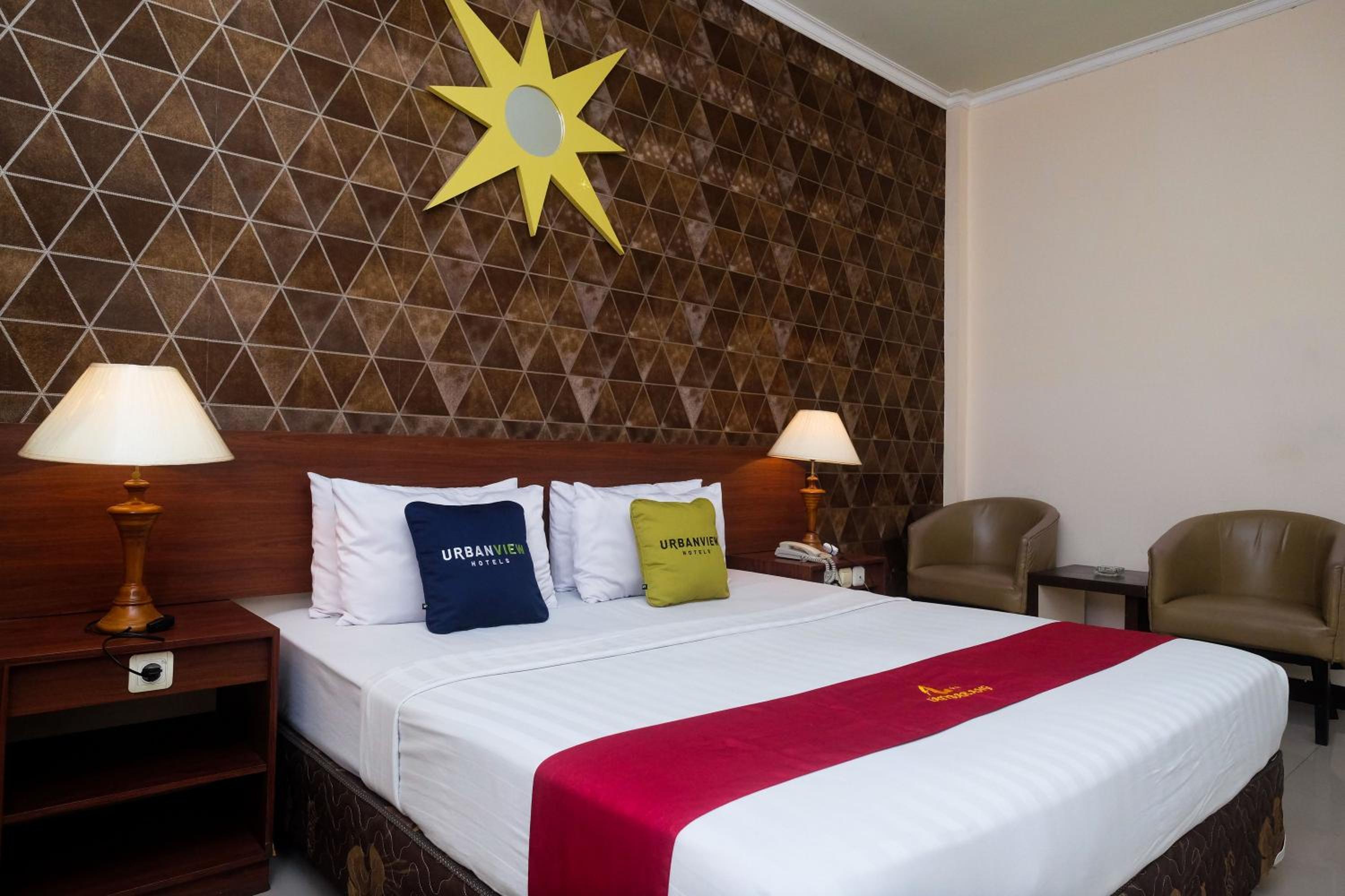 Deluxe Room - Photo 1