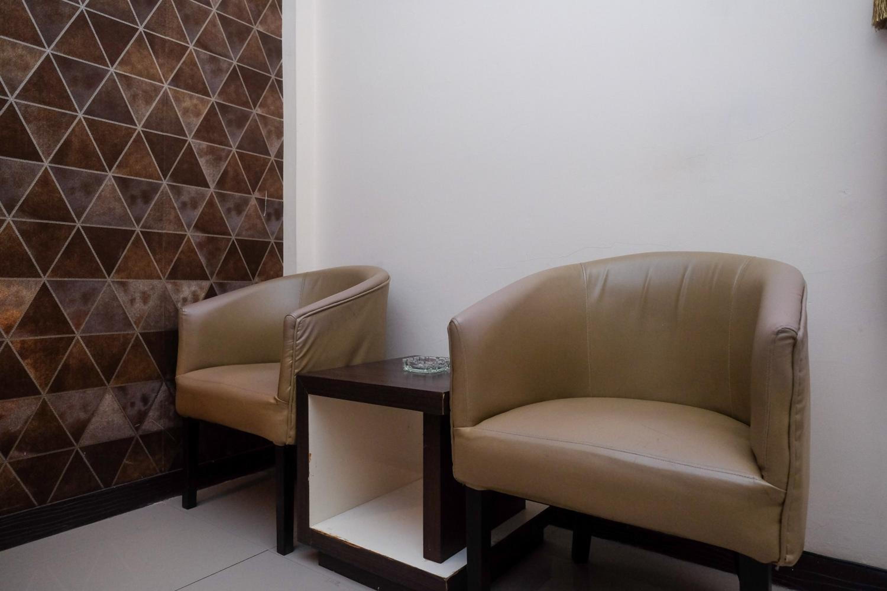 Deluxe Room - Photo 15