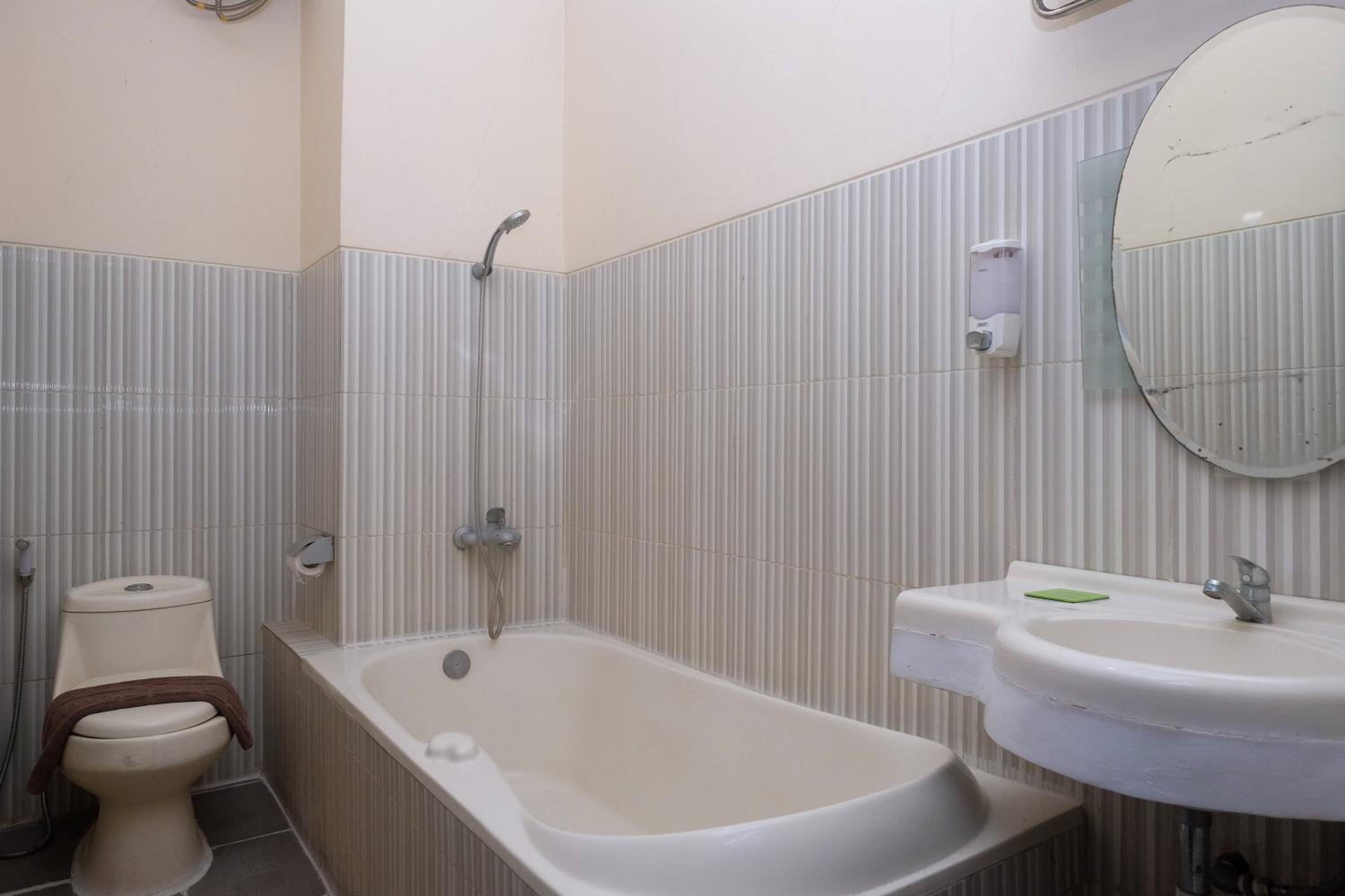 Deluxe Twin Room - Photo 14