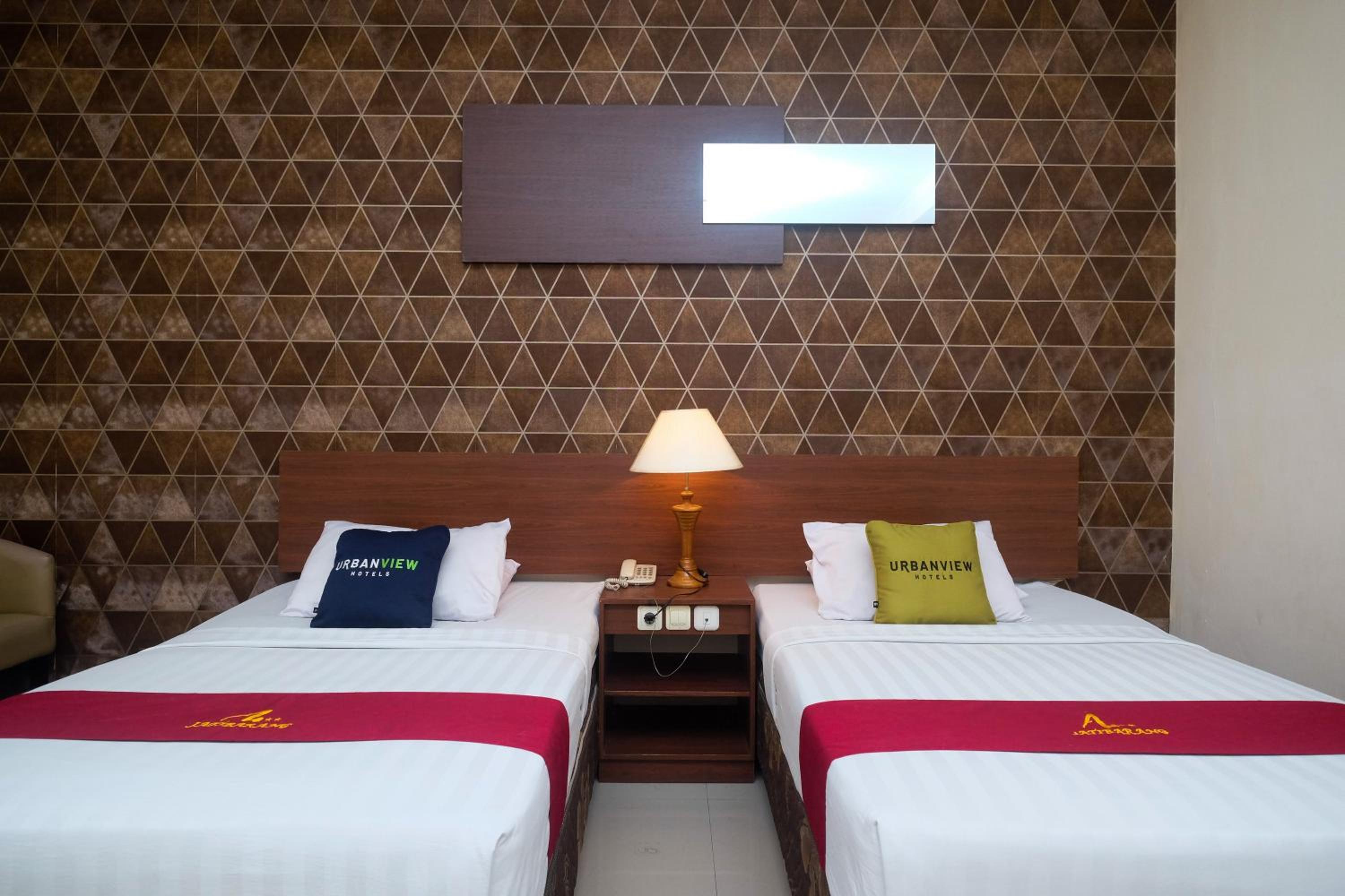 Deluxe Twin Room - Photo 8